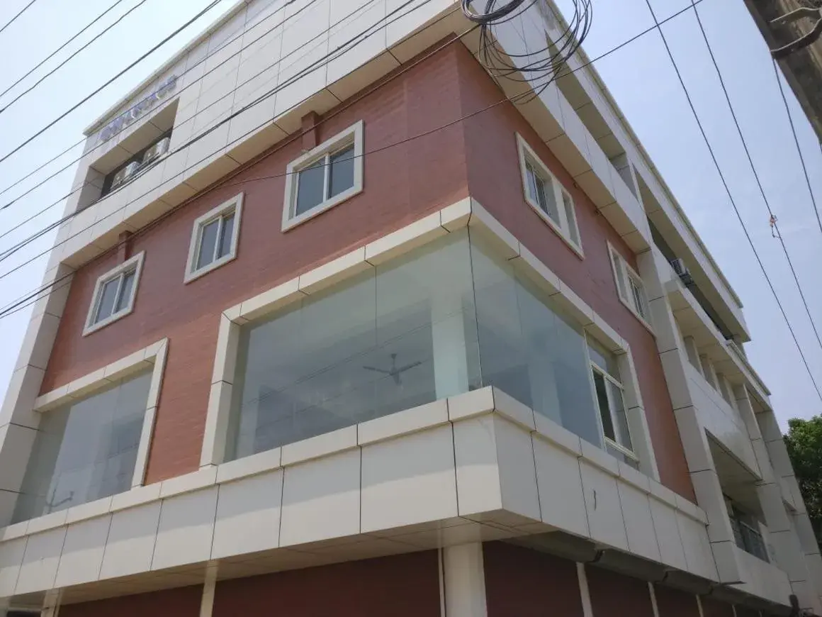 Property building in The Grand Inn Property building in The Grand Inn