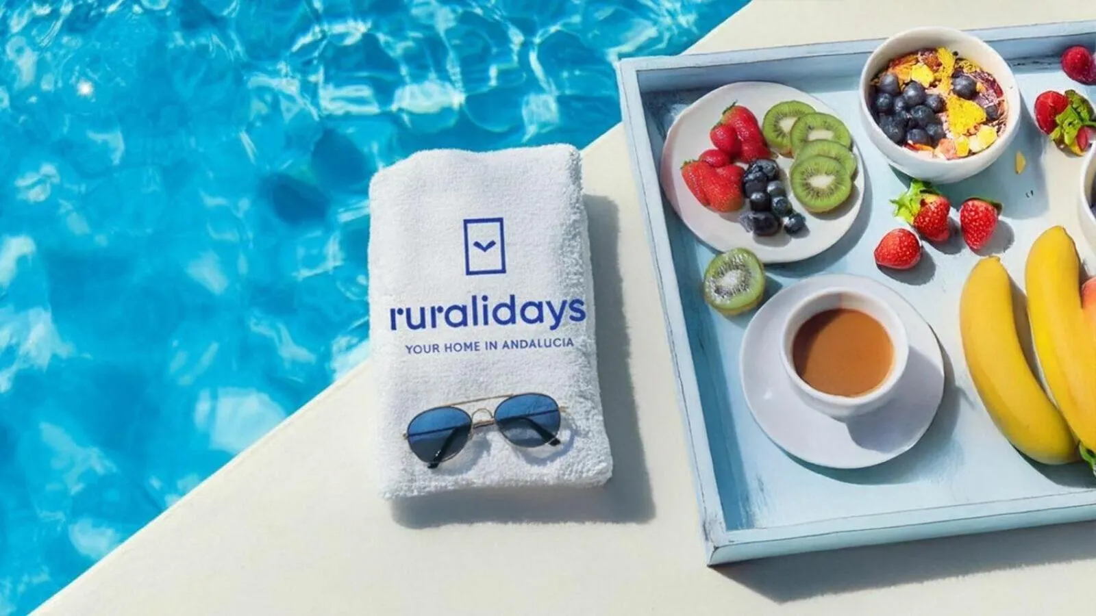 Swimming pool in Casa La Vina del Arenal Pizarra by Ruralidays