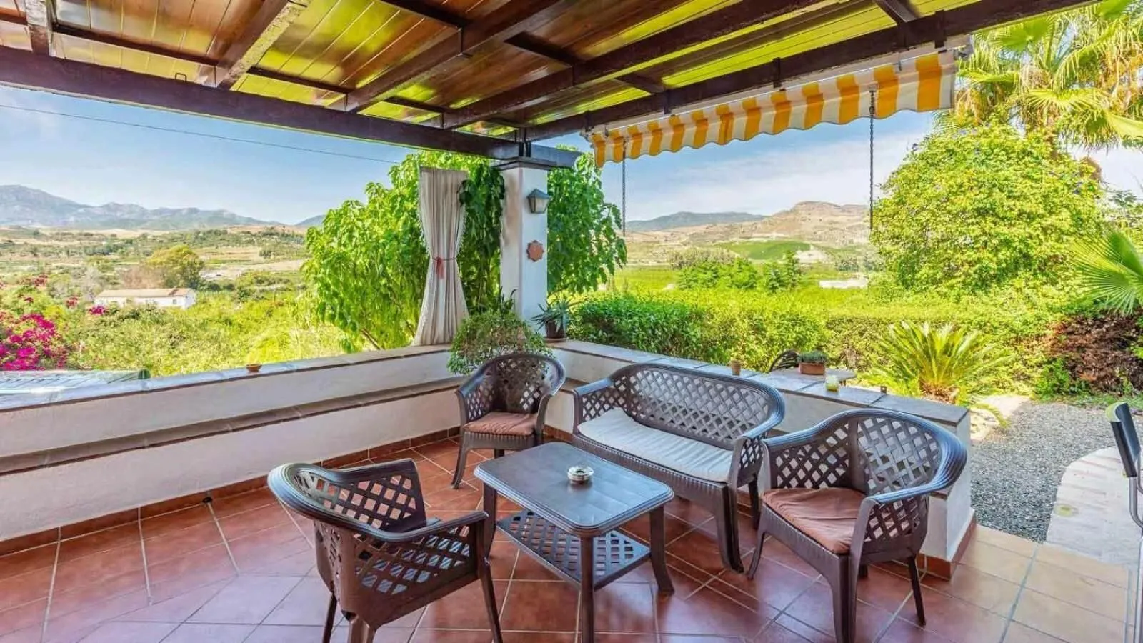 Property building in Casa La Vina del Arenal Pizarra by Ruralidays