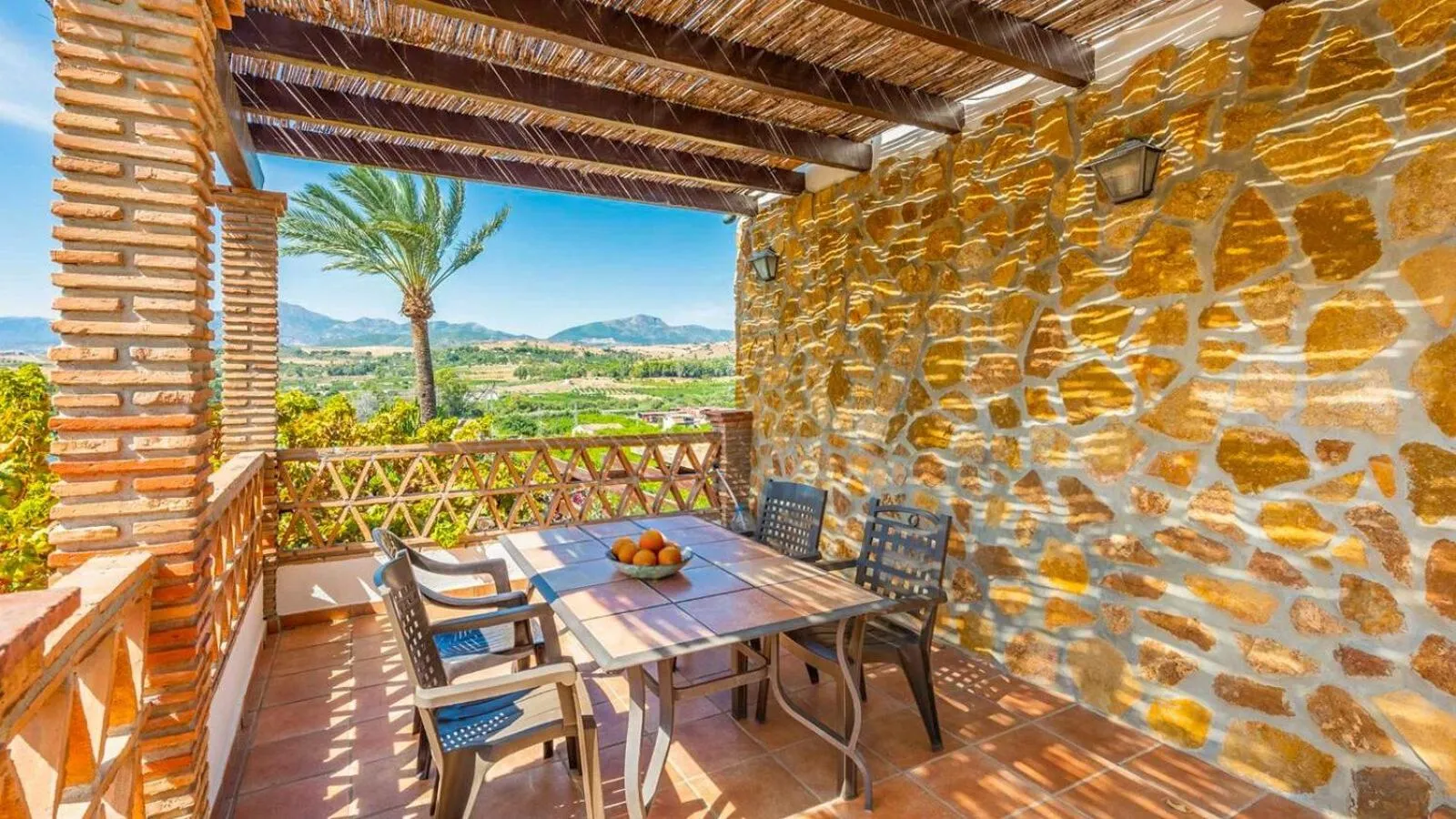 Property building in Casa La Vina del Arenal Pizarra by Ruralidays