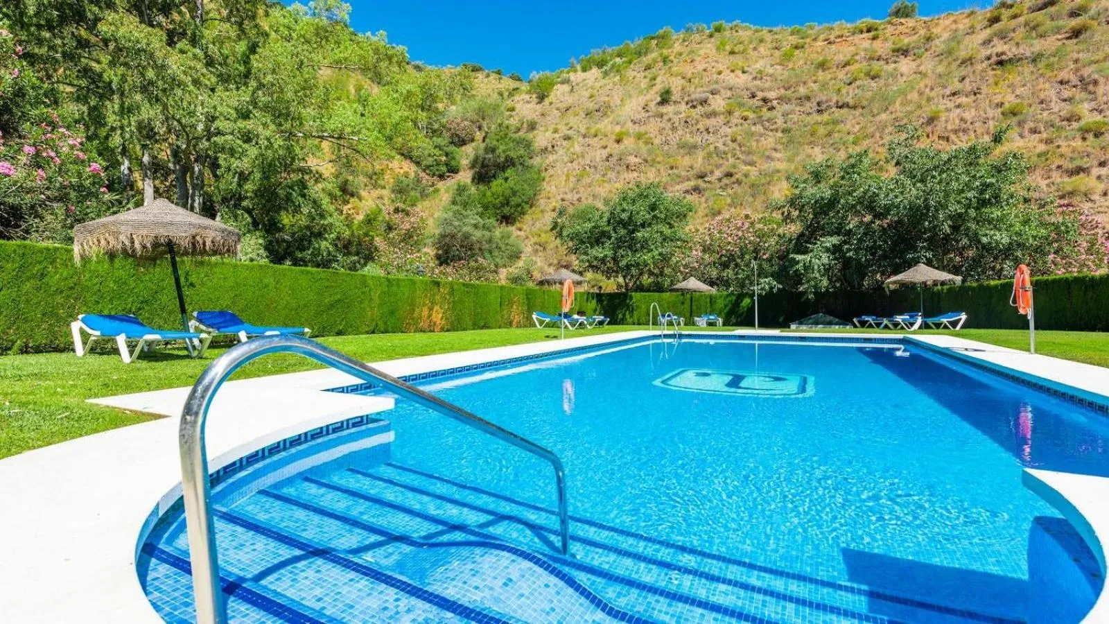 Swimming pool in Villa Lagar Martinez Malaga by Ruralidays