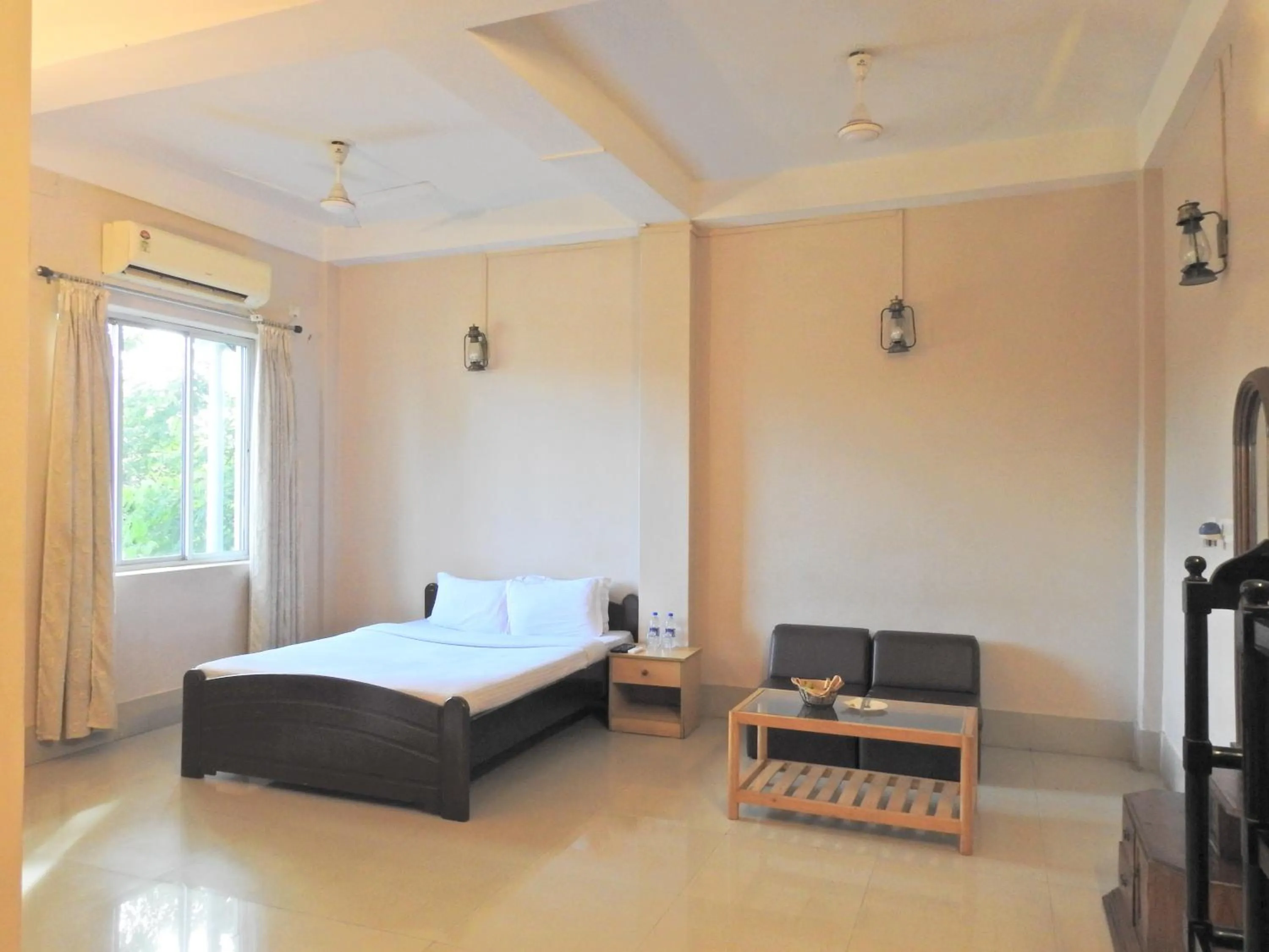 Bed in Lake Side Resort Neermahal