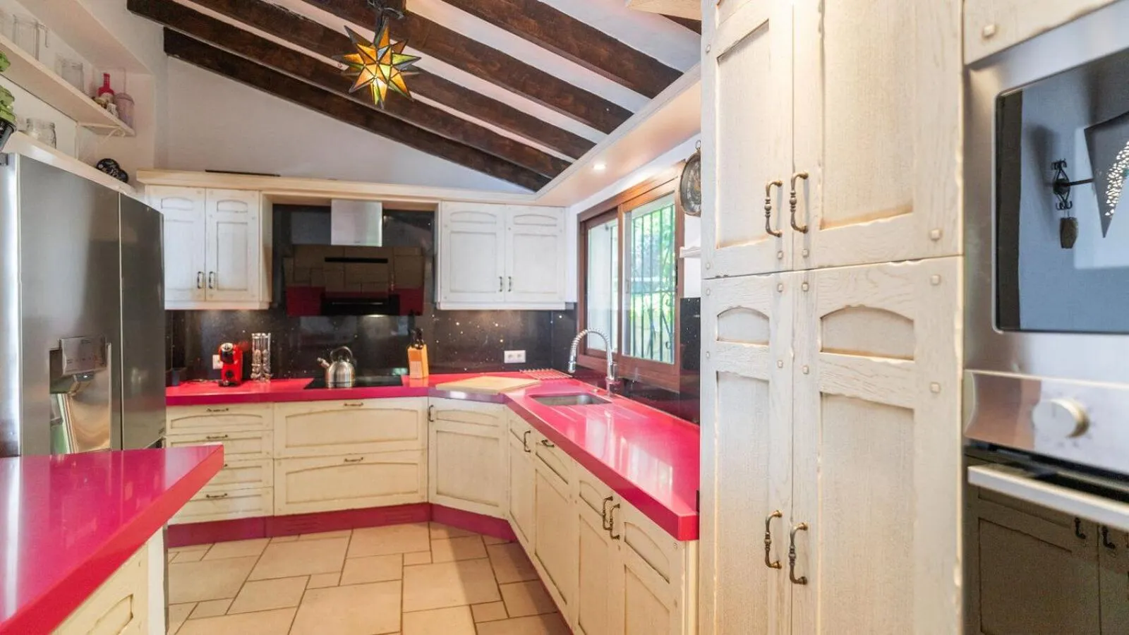 Kitchen or kitchenette in Casa del Alize Sayalonga by Ruralidays
