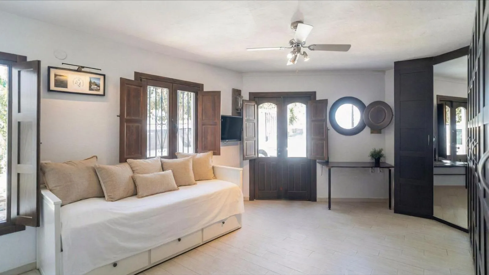 Bedroom, Bed in Casa del Alize Sayalonga by Ruralidays