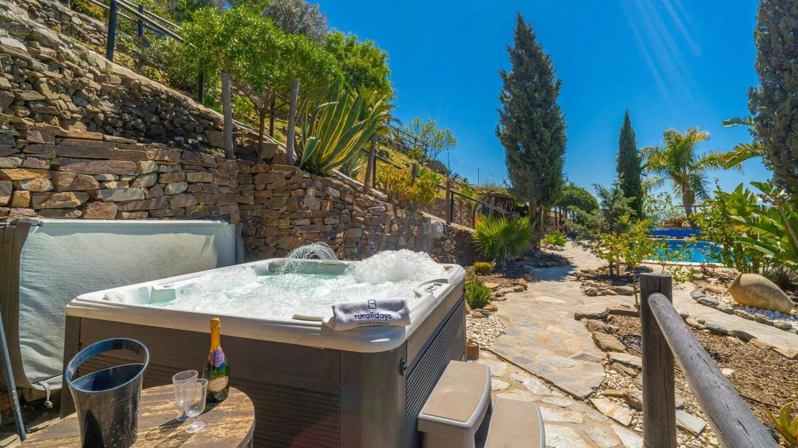 Hot Tub in Casa del Alize Sayalonga by Ruralidays