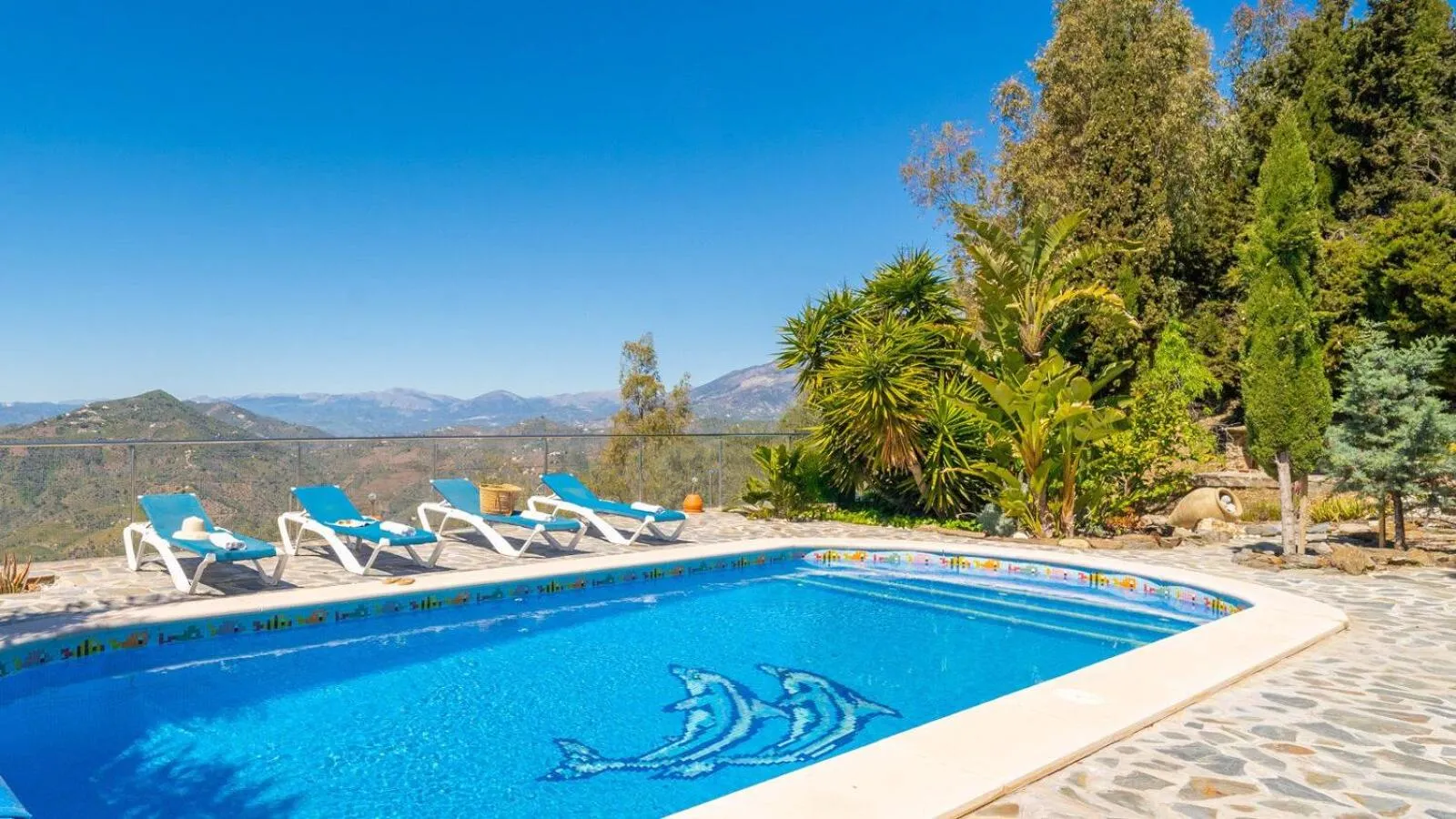Swimming pool in Casa del Alize Sayalonga by Ruralidays
