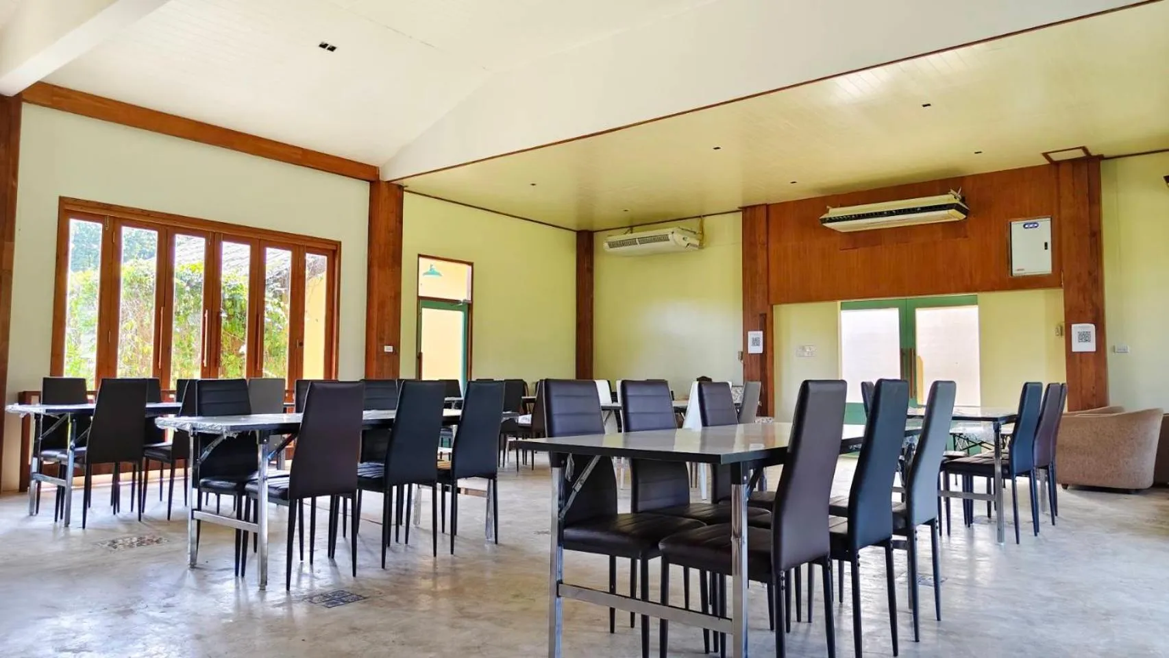 Business facilities in Sang Poy Cottage