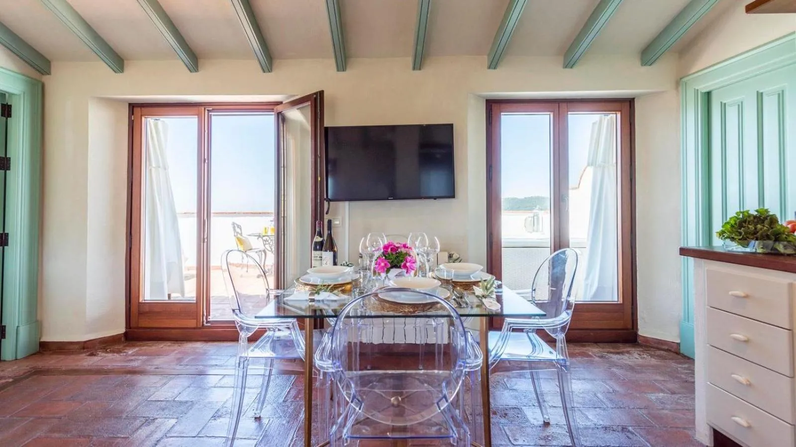 Dining area in Atico la Carrasquilla Gaucin by Ruralidays