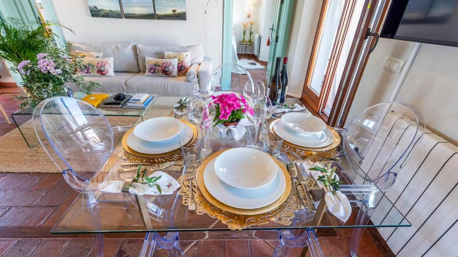 Dining area in Atico la Carrasquilla Gaucin by Ruralidays