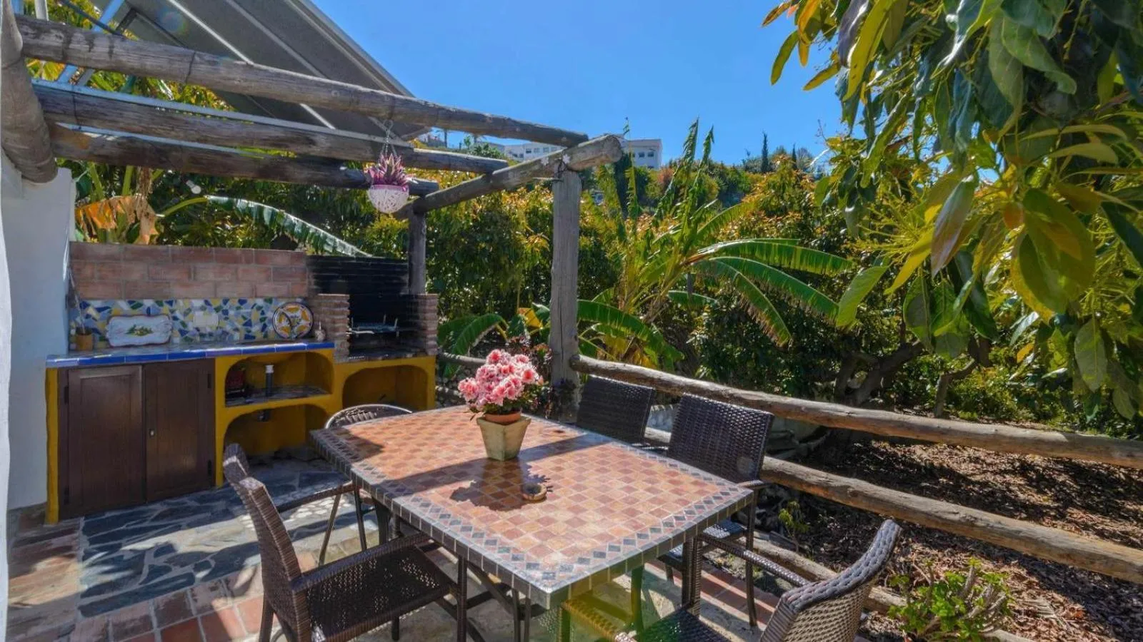 BBQ facilities in Villa Javier de Frigiliana by Ruralidays