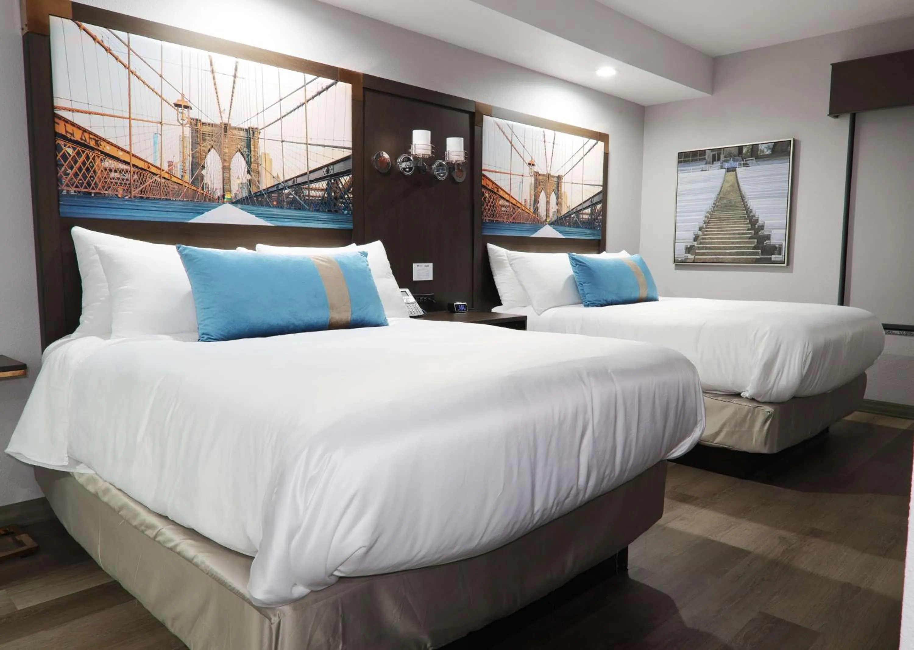 Photo of the whole room, Bed in Hotel Manhattan, BW Signature Collection