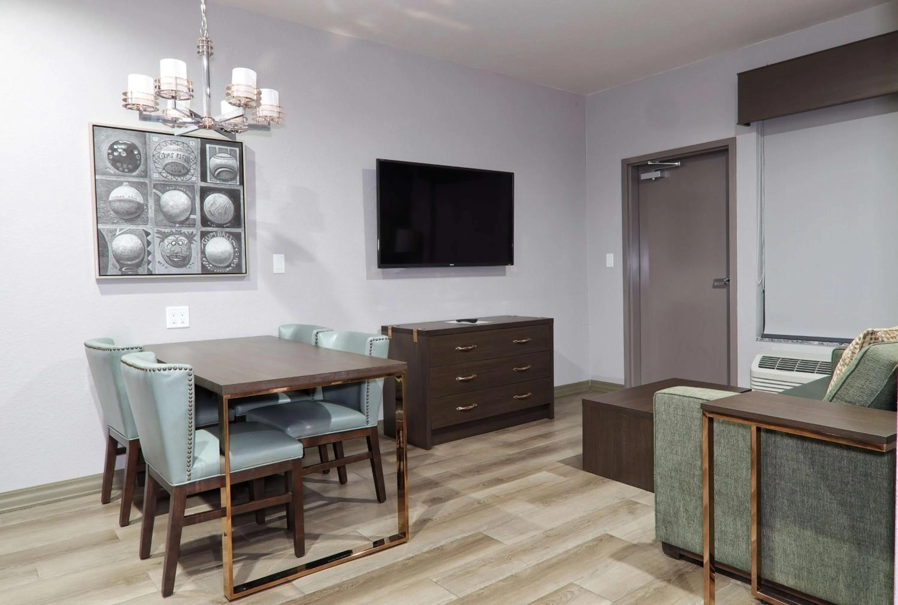 Photo of the whole room in Hotel Manhattan, BW Signature Collection