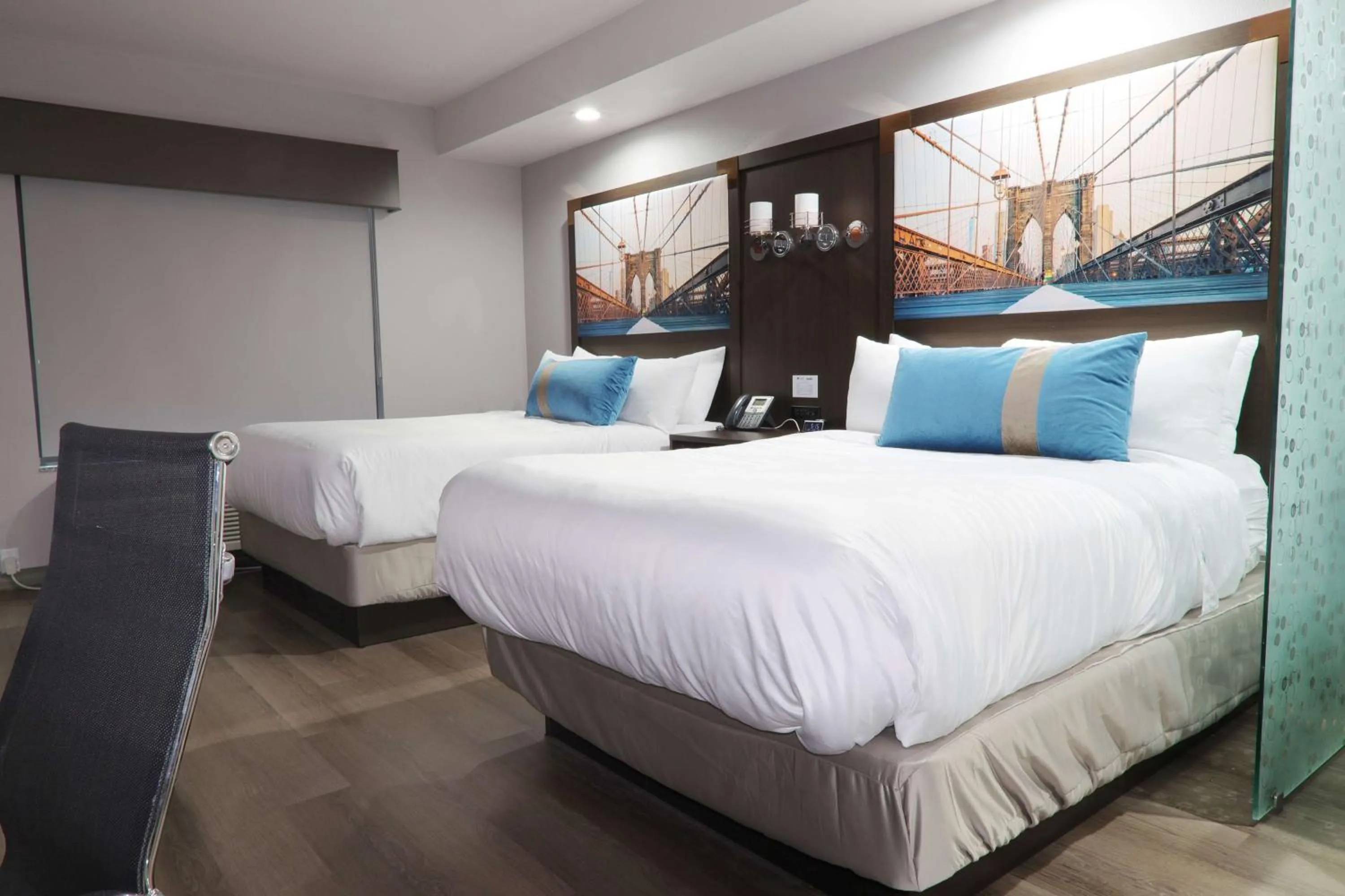 Photo of the whole room, Bed in Hotel Manhattan, BW Signature Collection