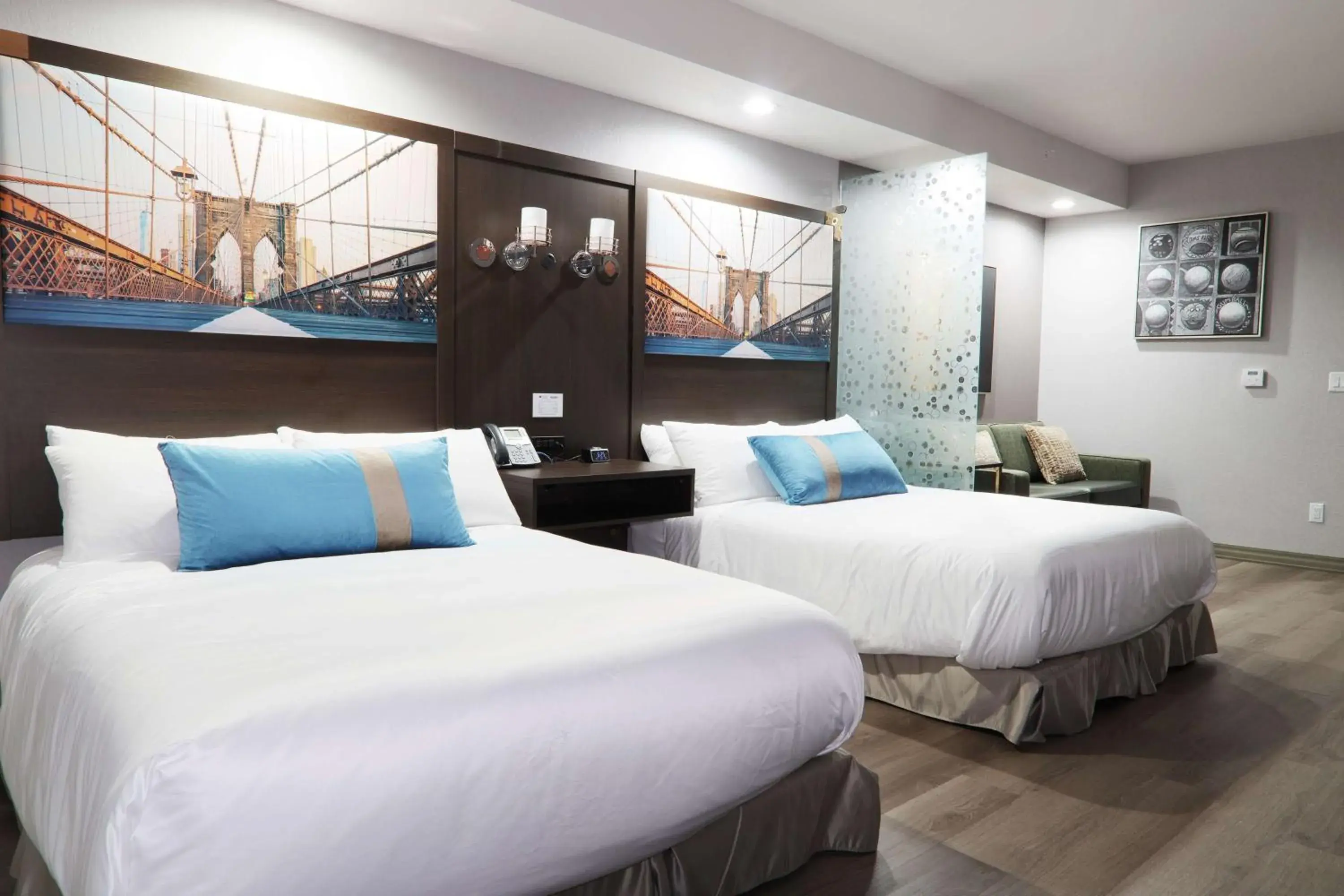 Queen Suite with Two Queen Beds and Sofa Bed - Bath Tub/Mobility Accessible/Non-Smoking in Hotel Manhattan, BW Signature Collection Queen Suite with Two Queen Beds and Sofa Bed - Bath Tub/Mobility Accessible/Non-Smoking in Hotel Manhattan, BW Signature Collection