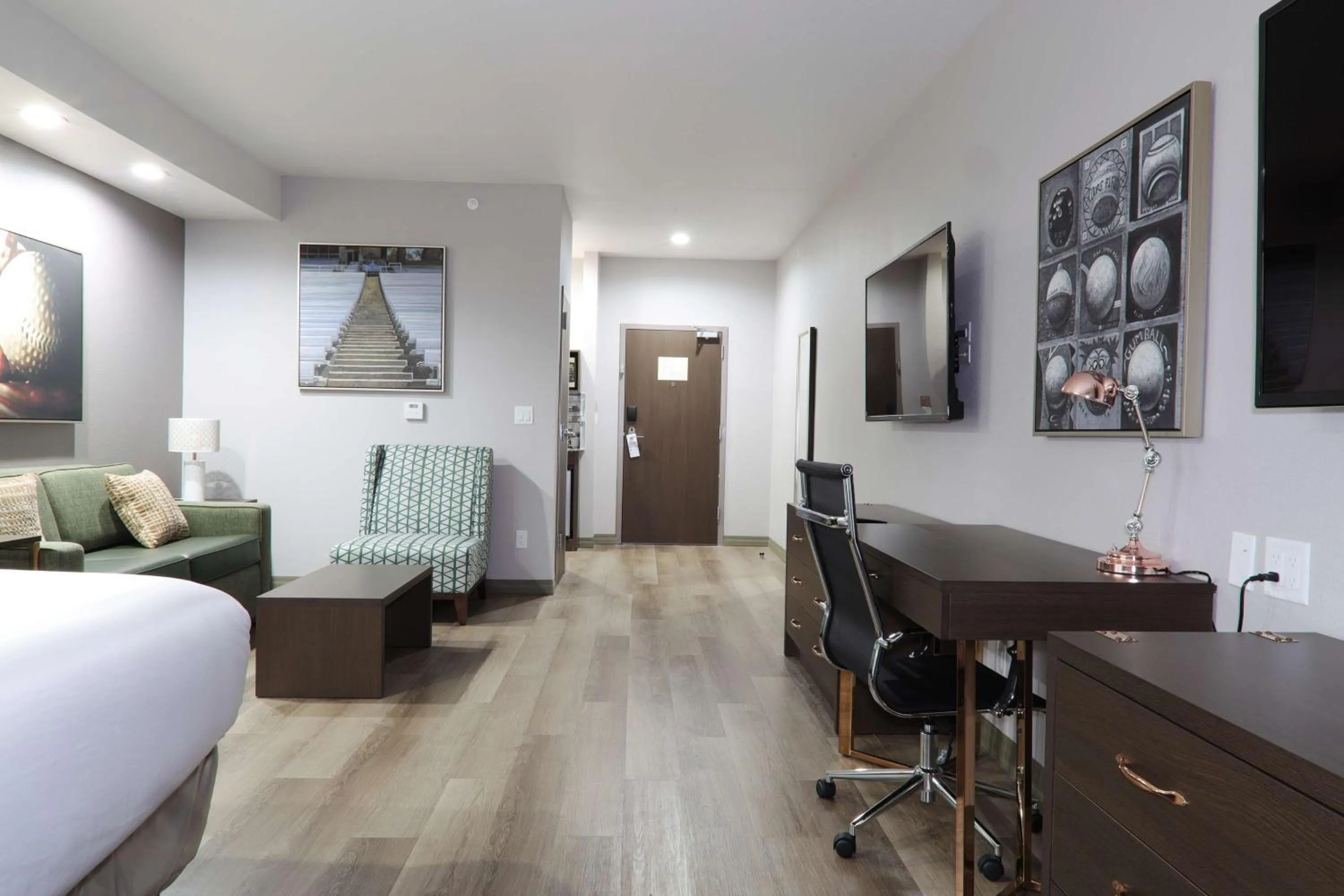 Photo of the whole room, Bed in Hotel Manhattan, BW Signature Collection