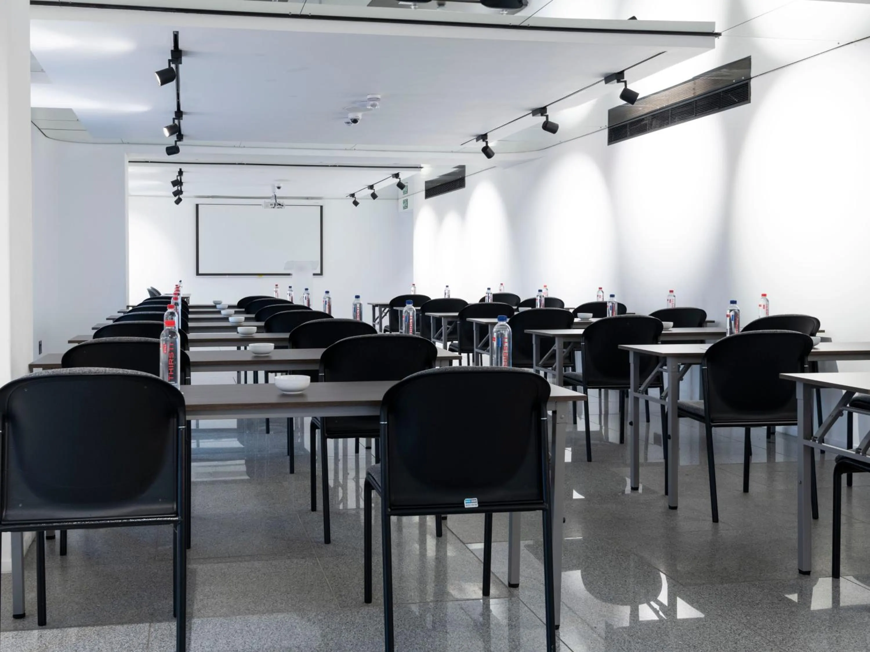 Meeting/conference room in ANEW Hotel Green Point Cape Town