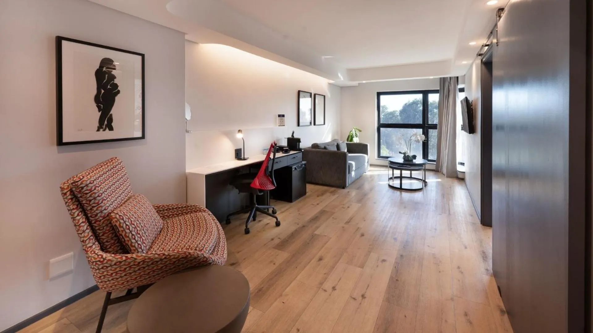 TV and multimedia in ANEW Hotel Green Point Cape Town