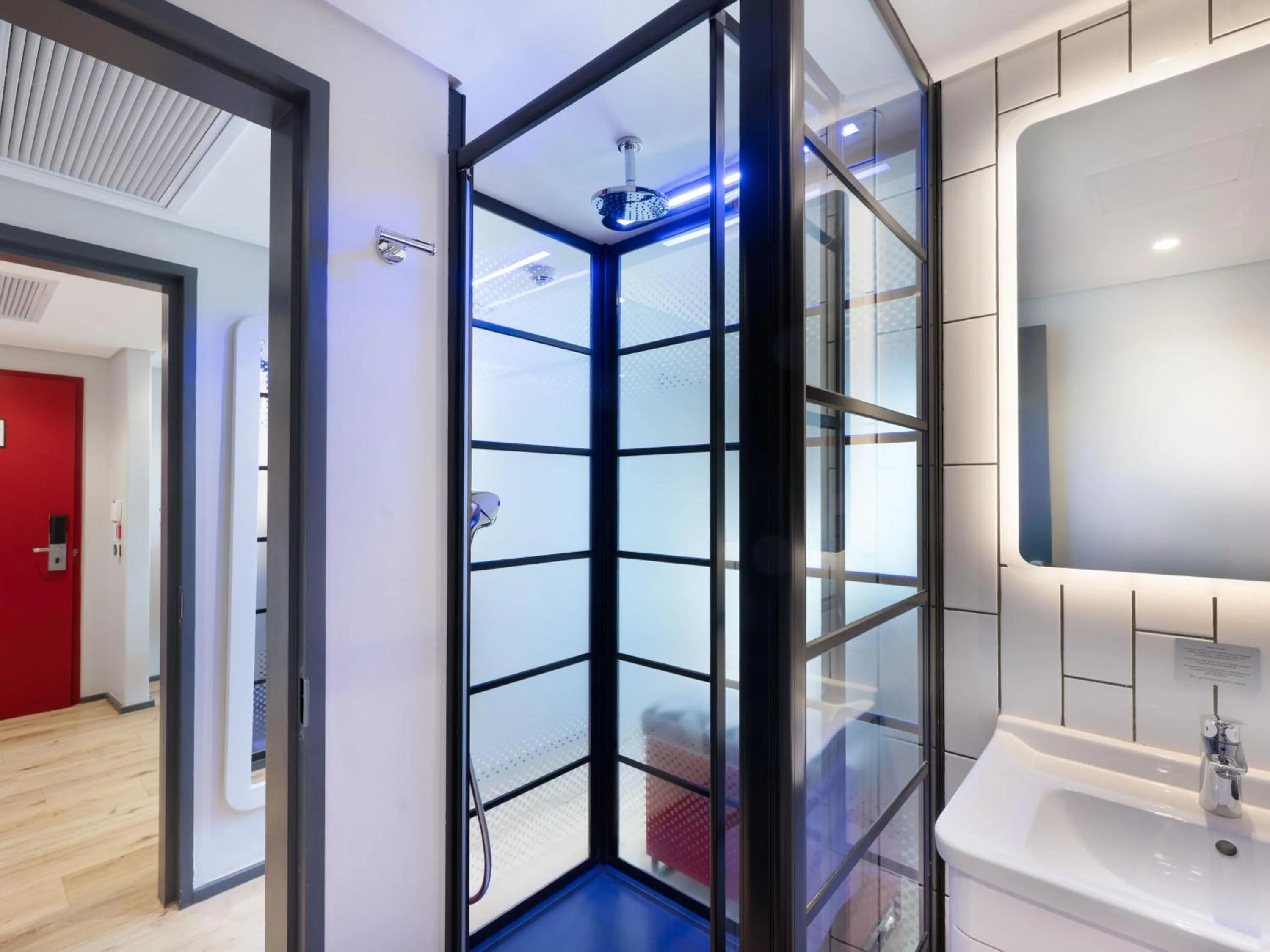 Bathroom in ANEW Hotel Green Point Cape Town