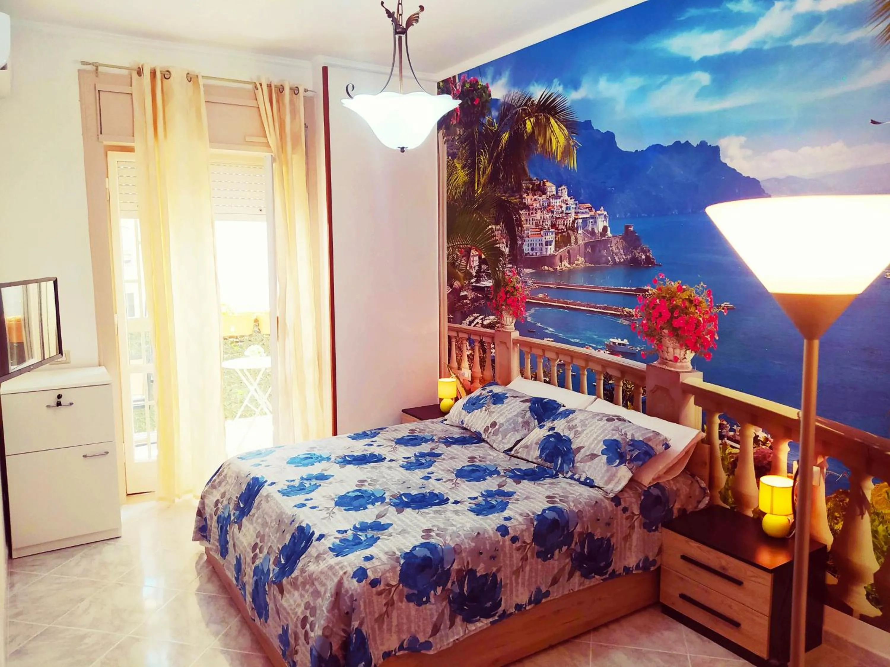 Photo of the whole room, Bed in Altea Royale