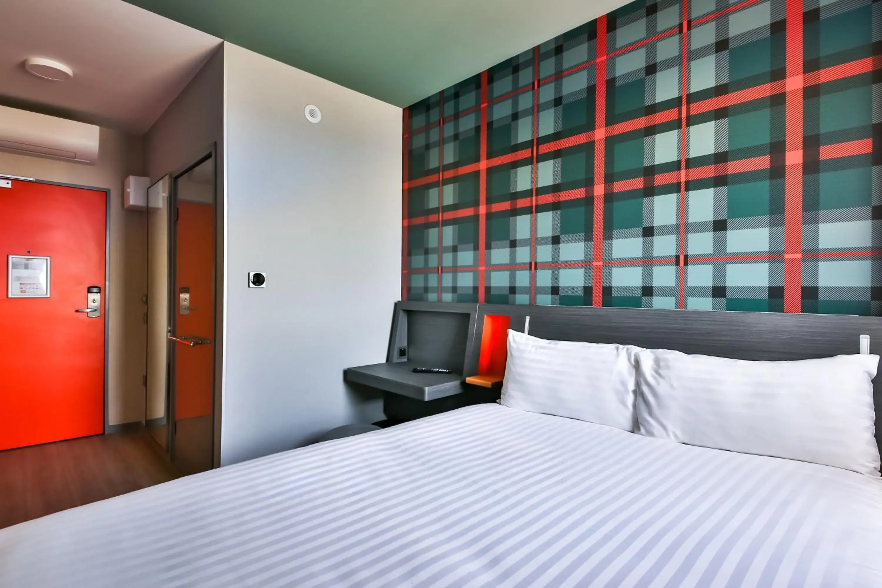 Bed in easyHotel Paris Charles de Gaulle Villepinte Bed in easyHotel Paris Charles de Gaulle Villepinte