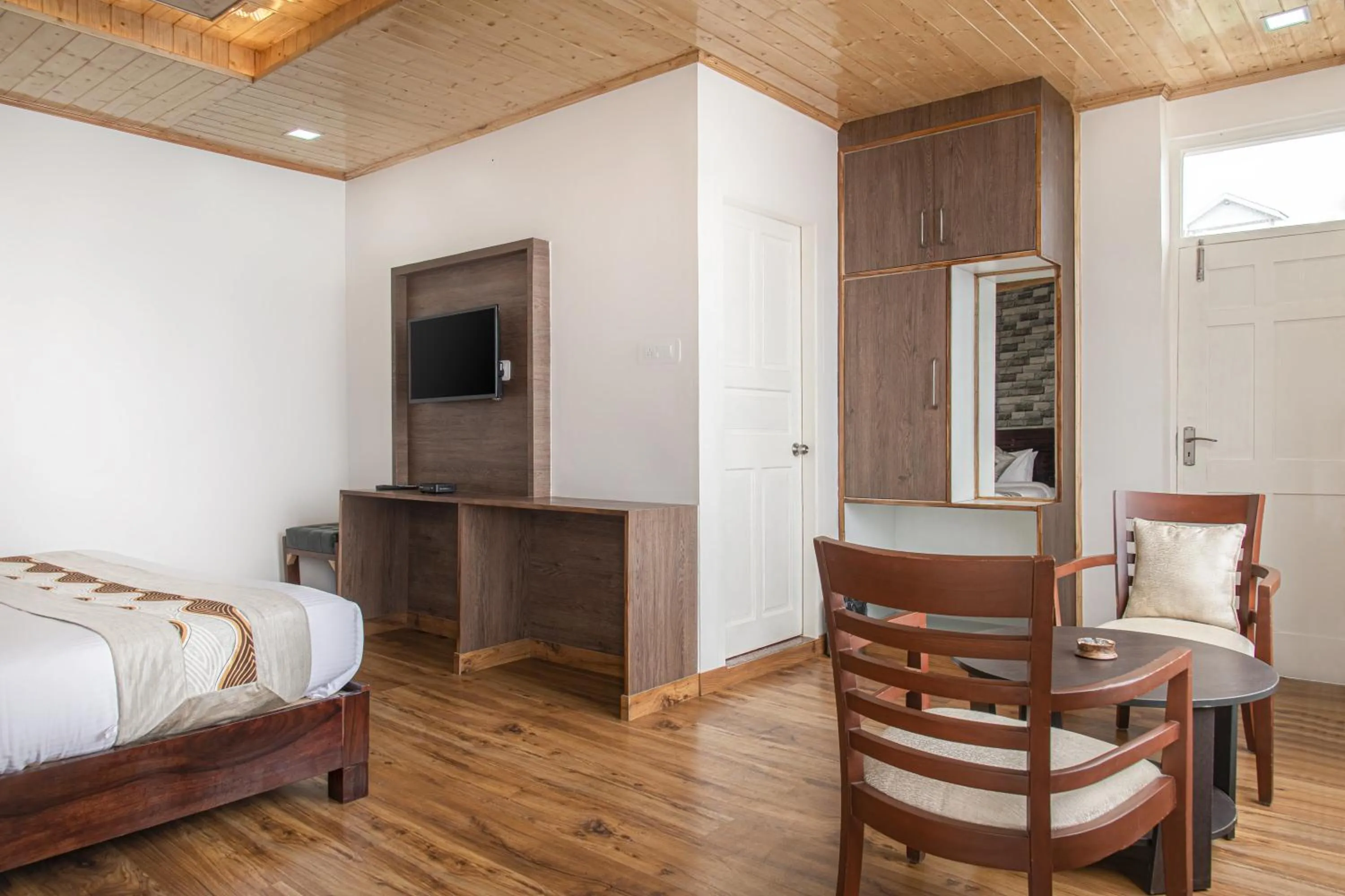 Bed in Echor - The Koti Village Resort Kufri