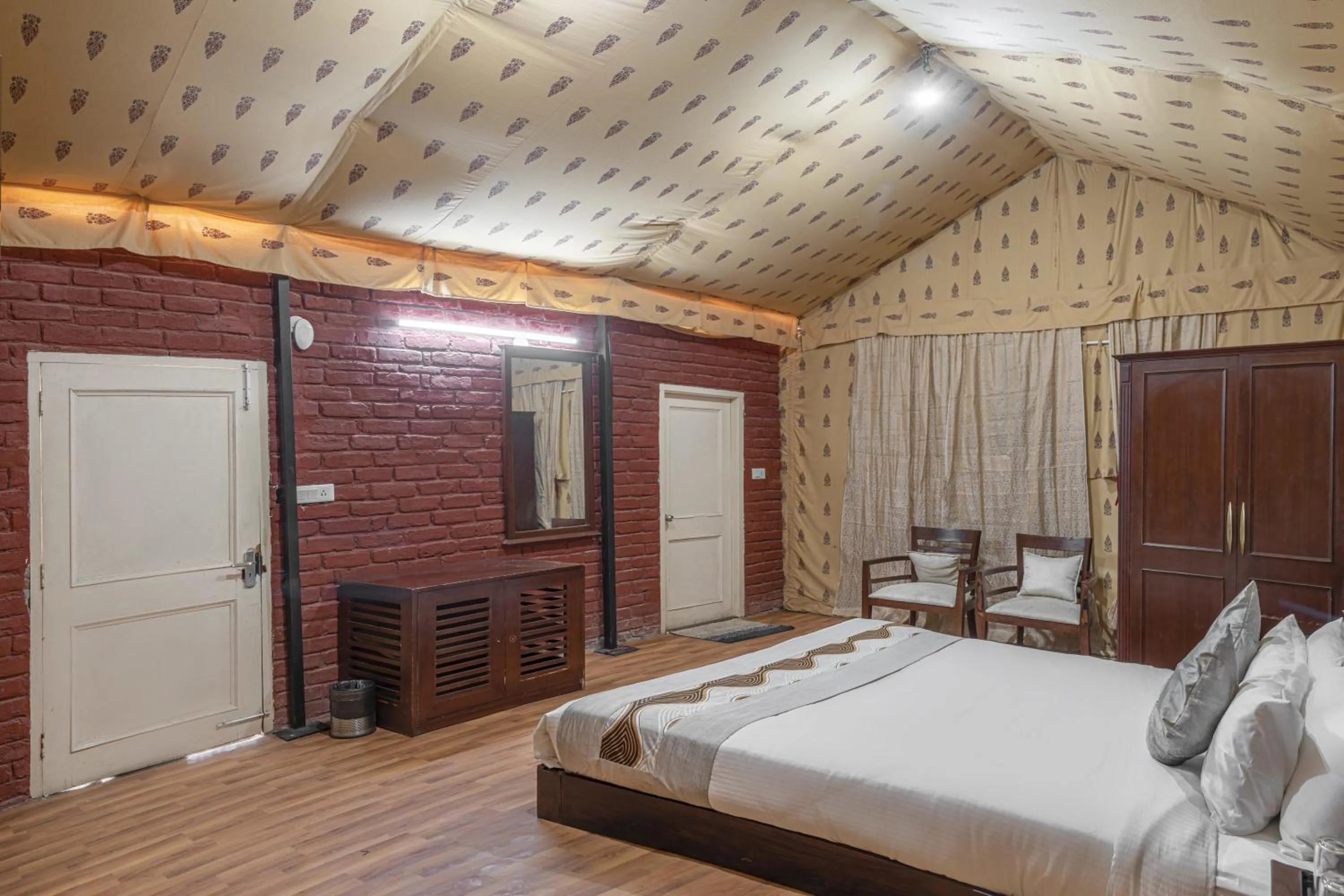 Bed in Echor - The Koti Village Resort Kufri