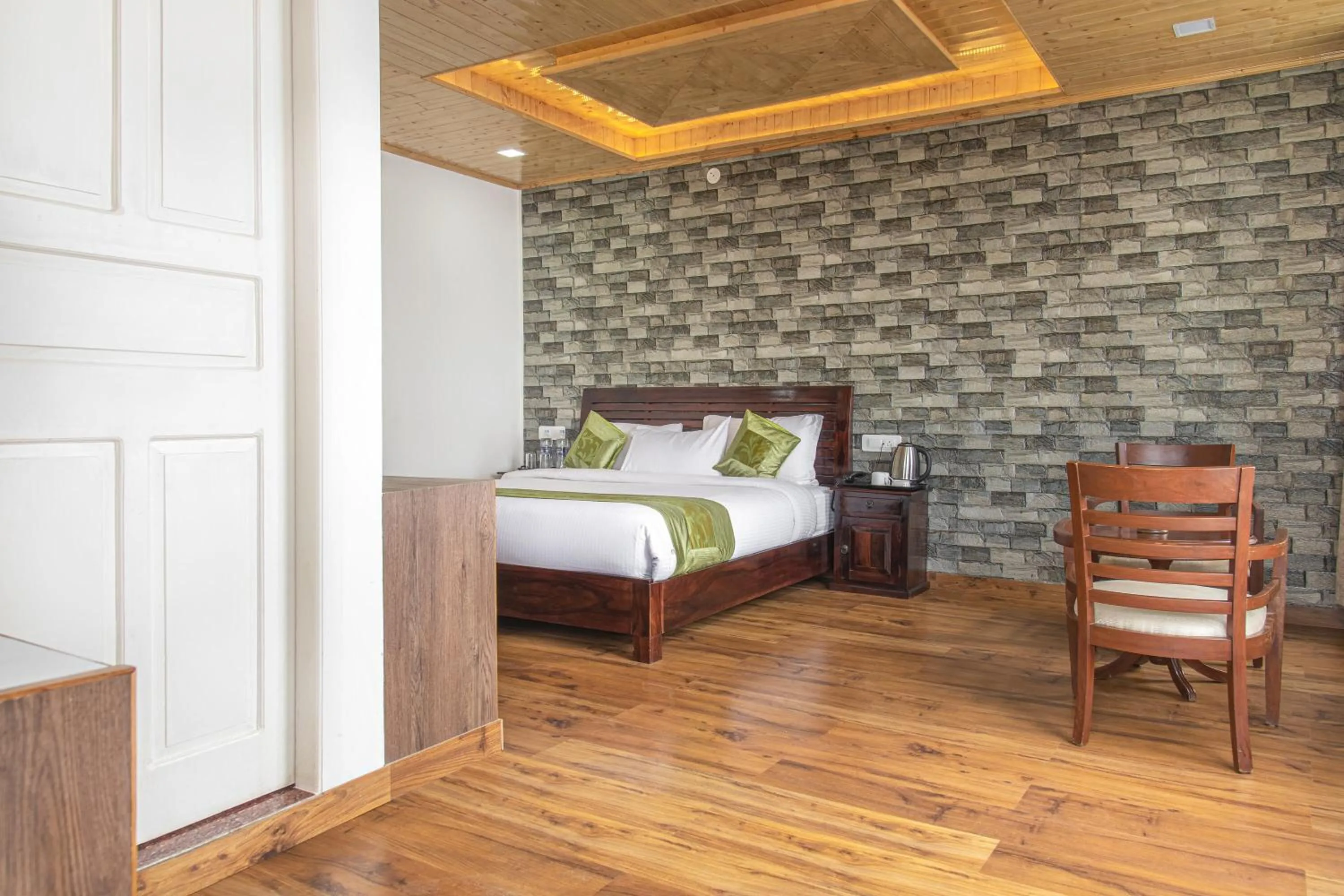 Bed in Echor - The Koti Village Resort Kufri