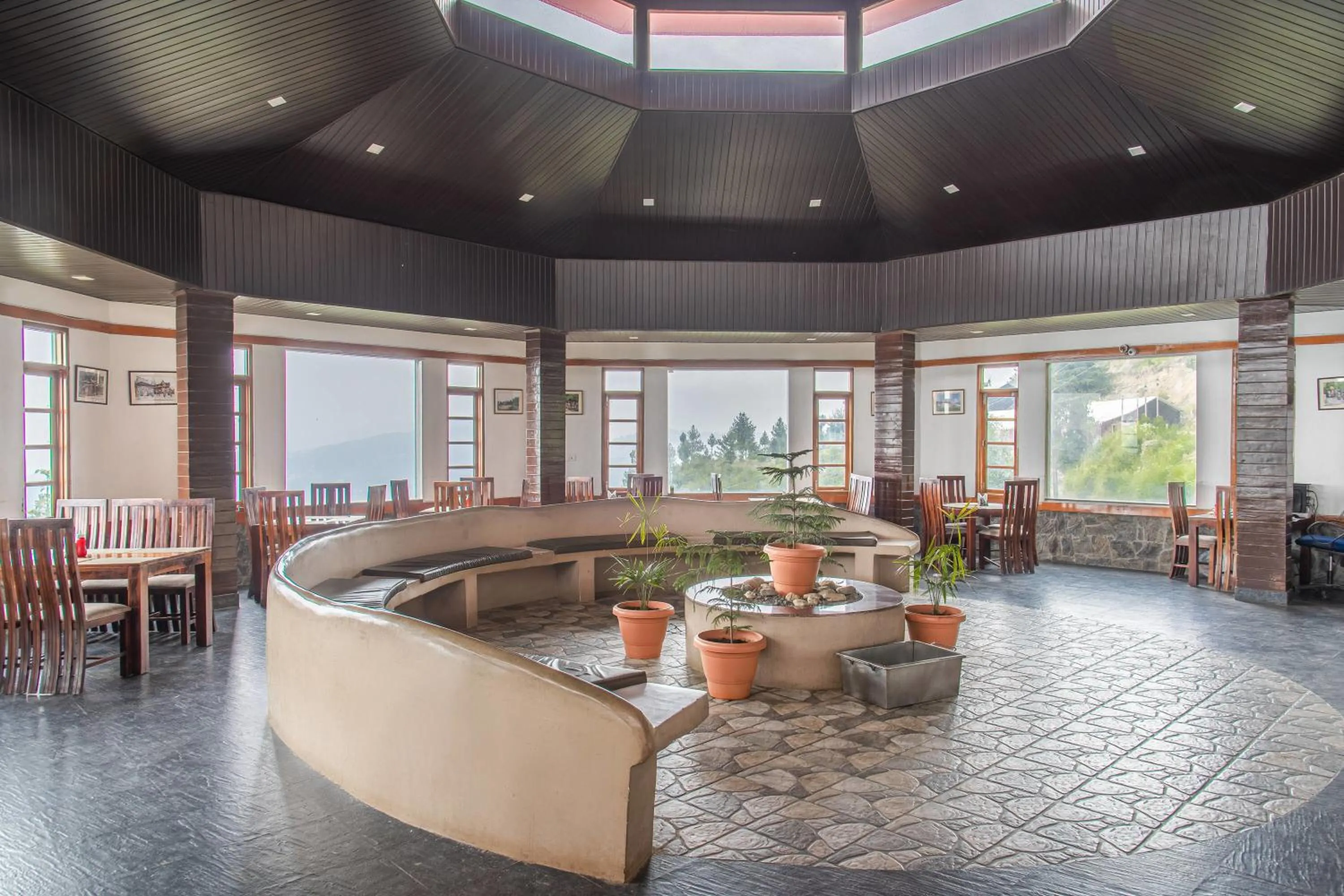 Restaurant/places to eat in Echor - The Koti Village Resort Kufri