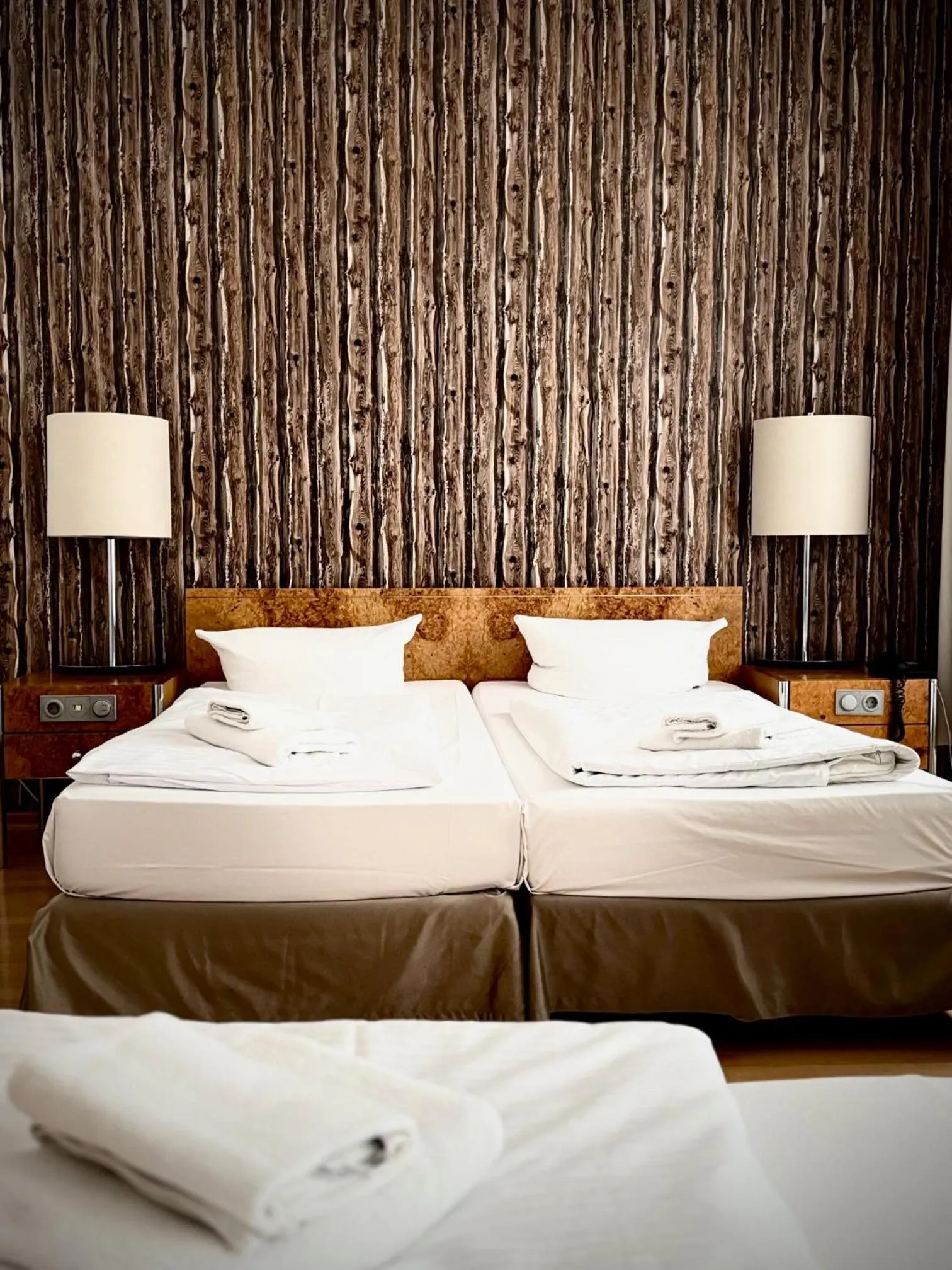 Photo of the whole room, Bed in Erlanger Hof