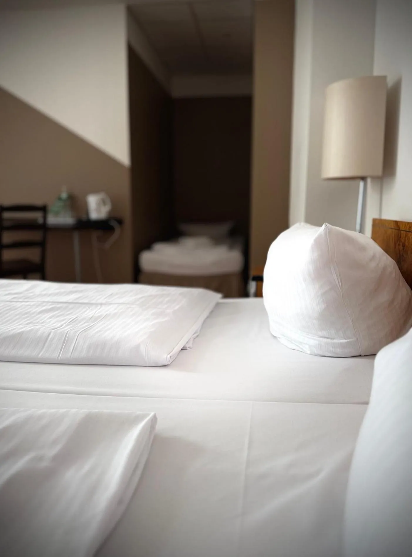 Photo of the whole room, Bed in Erlanger Hof