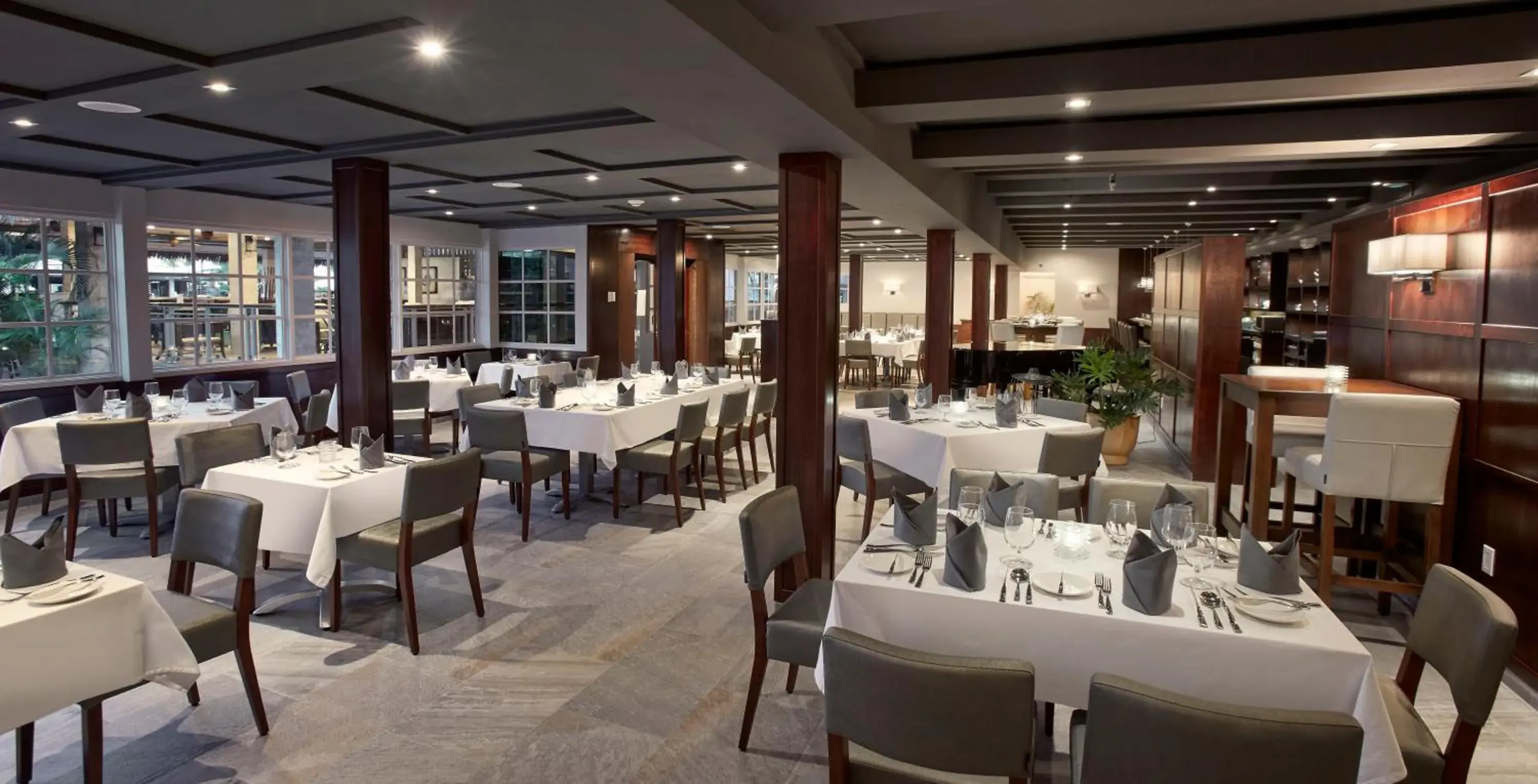 Restaurant/places to eat in Manchebo Beach Resort and Spa Restaurant/places to eat in Manchebo Beach Resort and Spa