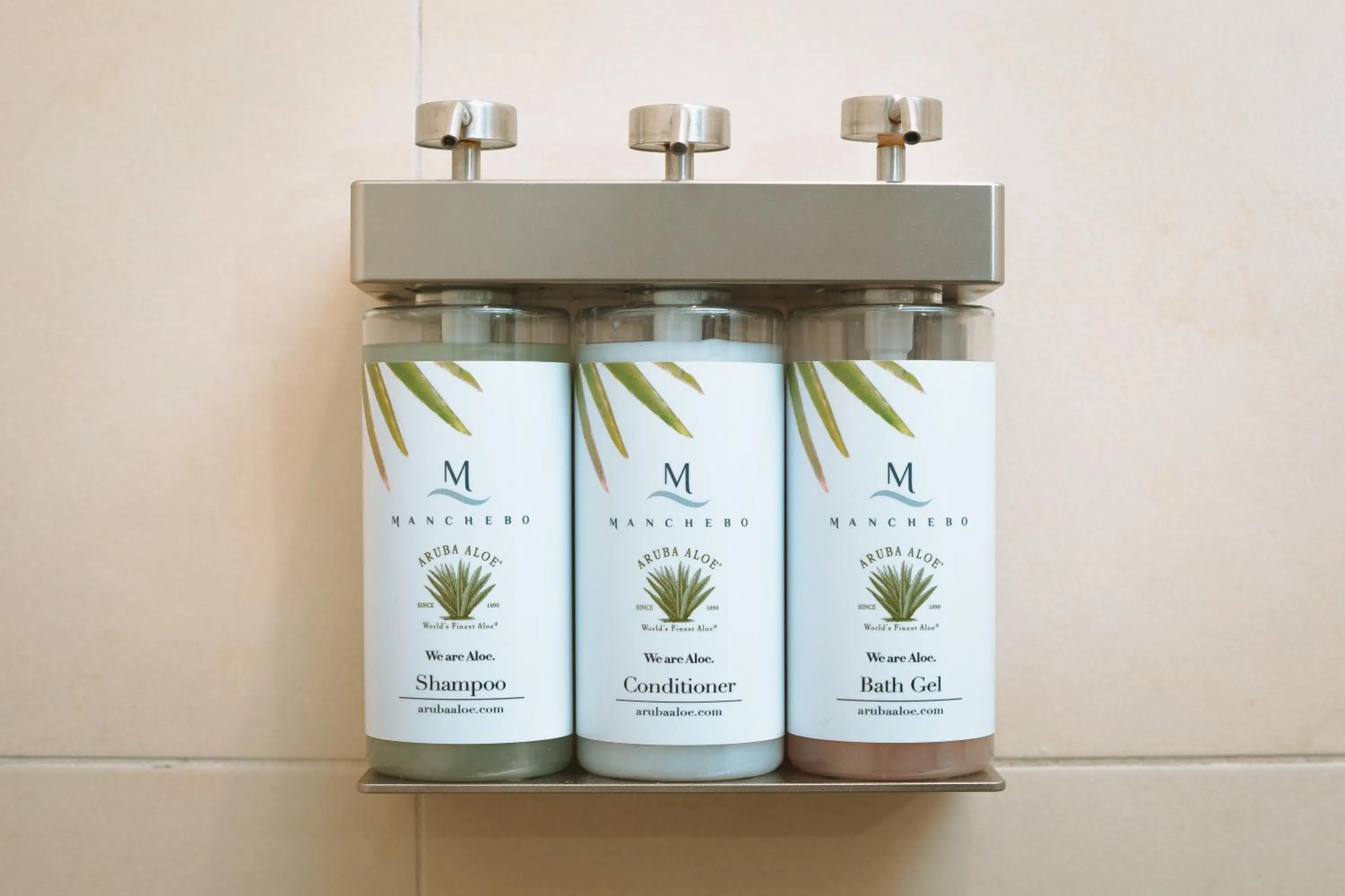 Bathroom in Manchebo Beach Resort and Spa