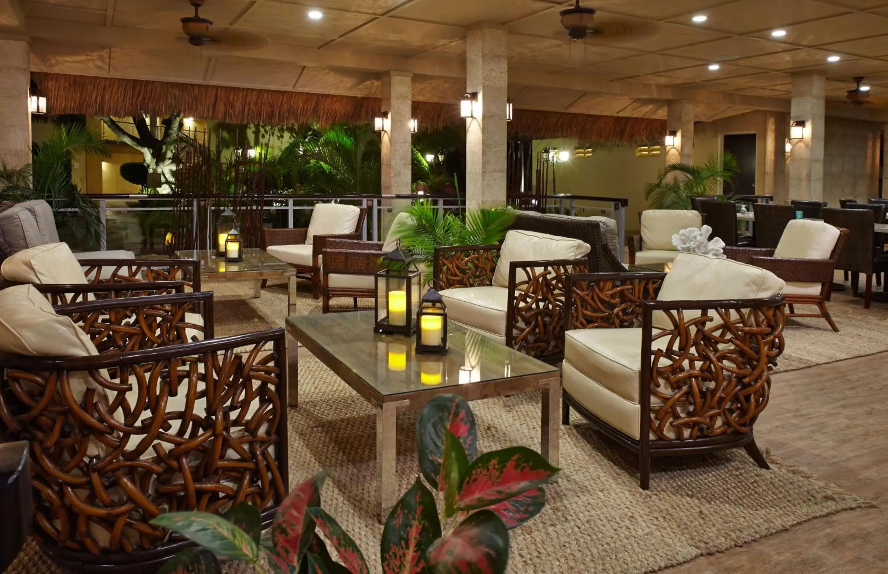Lounge or bar in Manchebo Beach Resort and Spa Lounge or bar in Manchebo Beach Resort and Spa