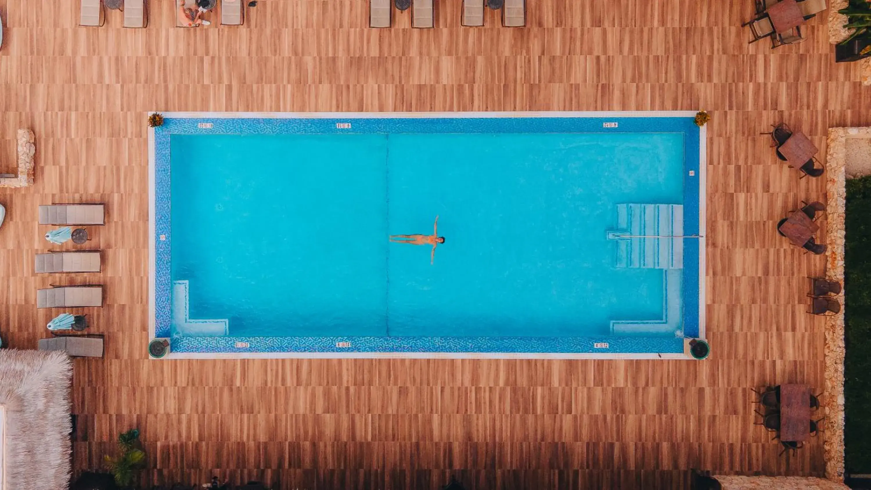 Swimming pool in Manchebo Beach Resort and Spa Swimming pool in Manchebo Beach Resort and Spa