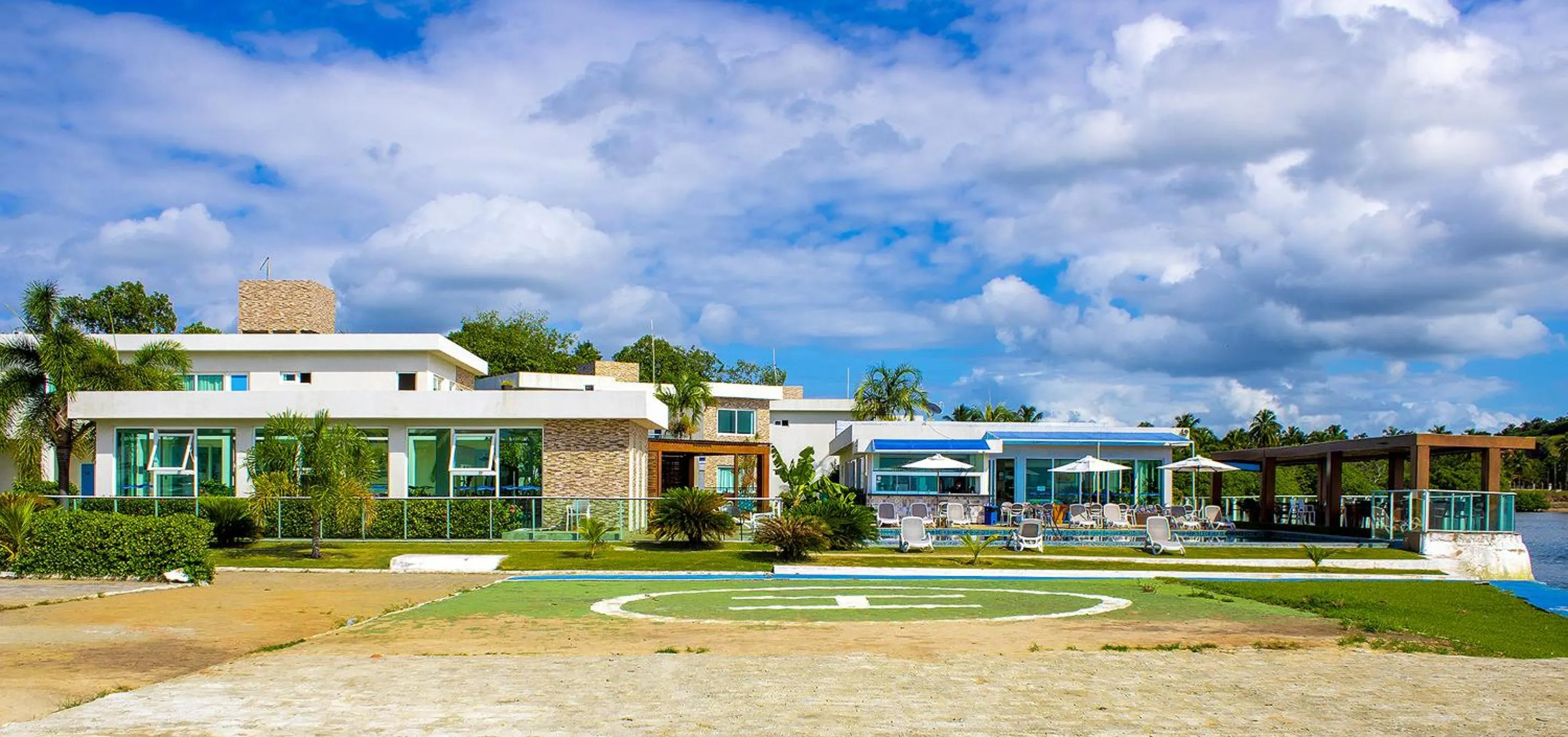 Property building in Pousada Jirituba