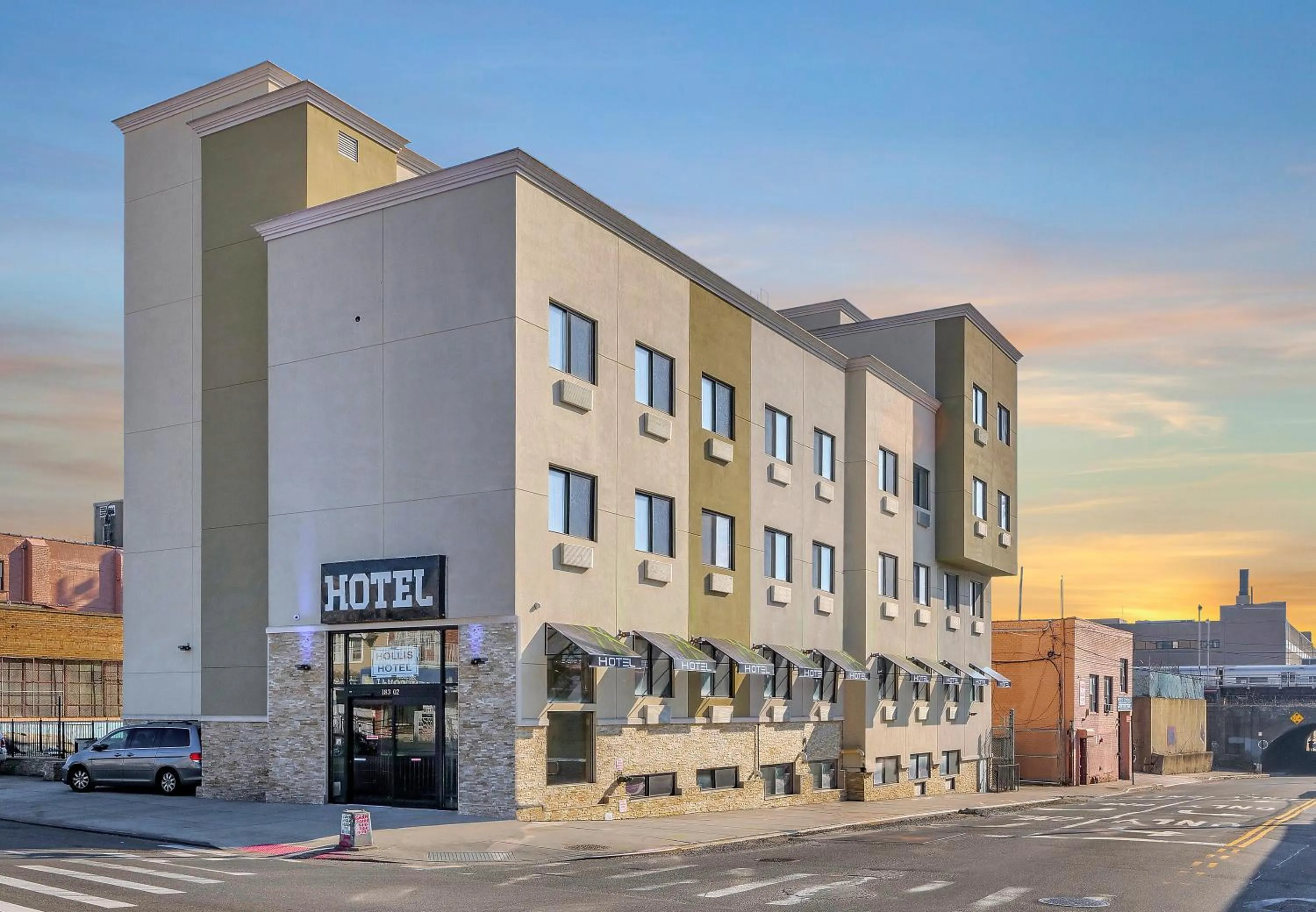 Property building in Hotel Pergola Jamaica JFK