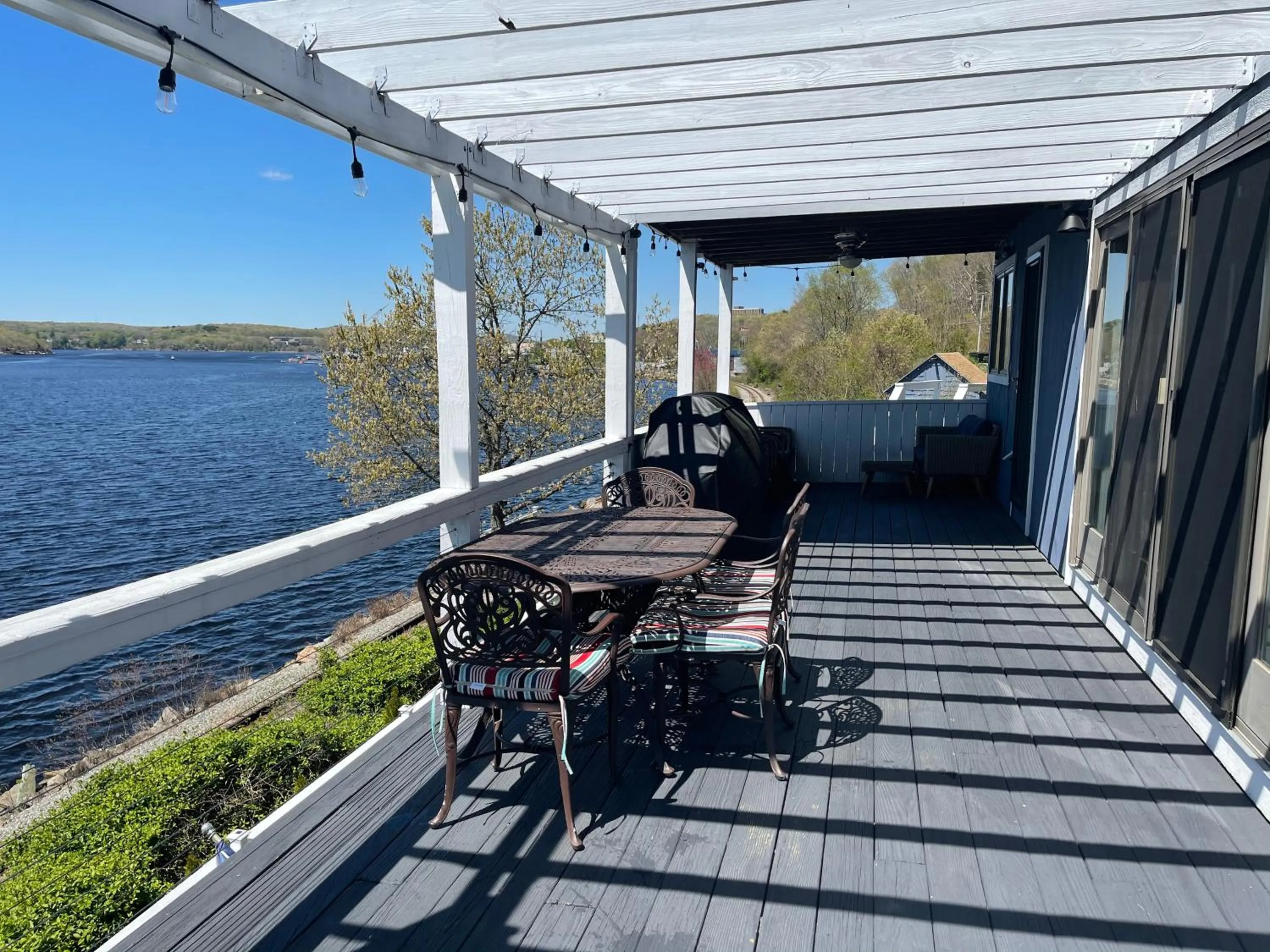 BBQ facilities in Riverfront Home with a View!