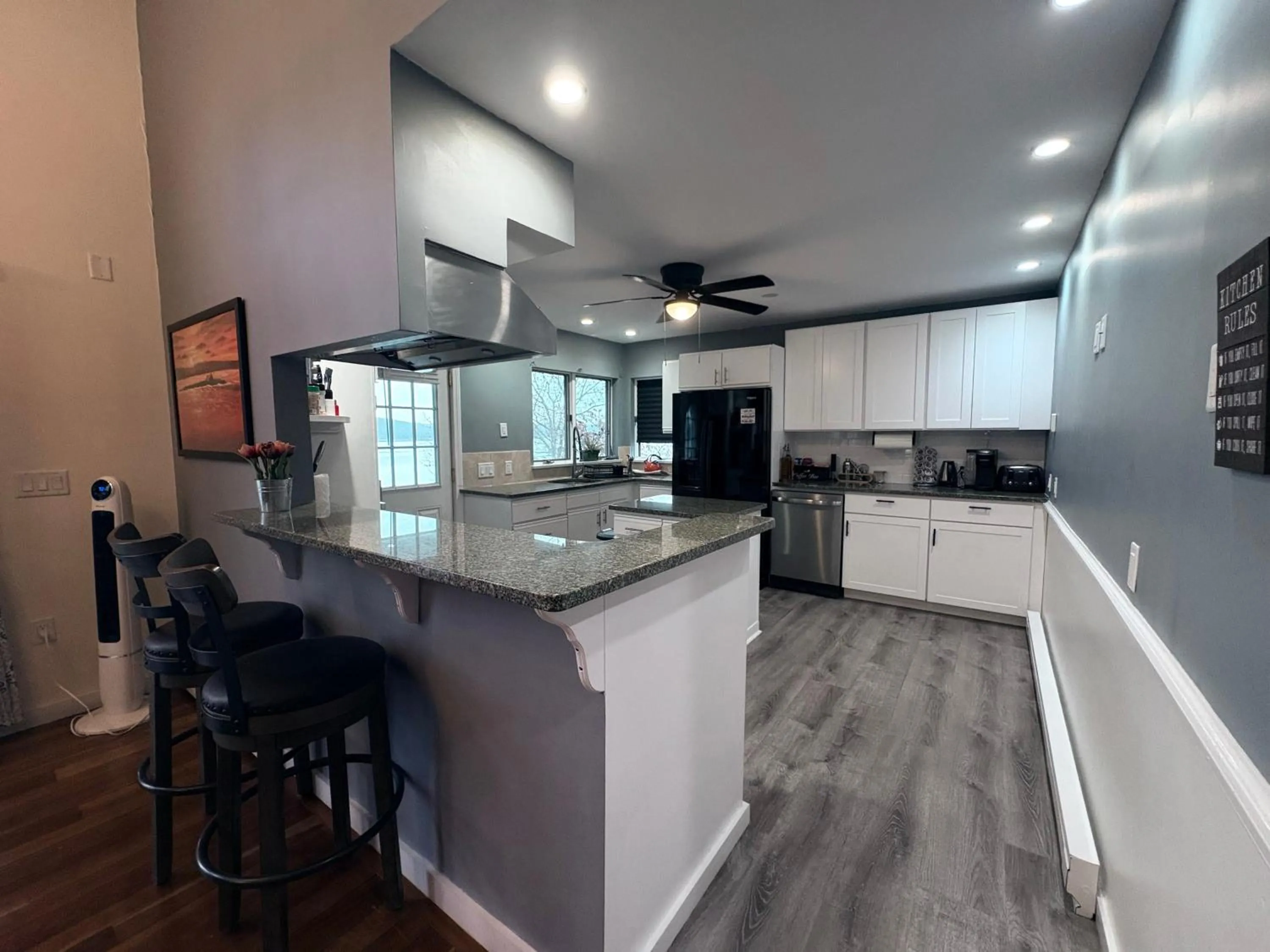 Kitchen or kitchenette in Riverfront Home with a View!