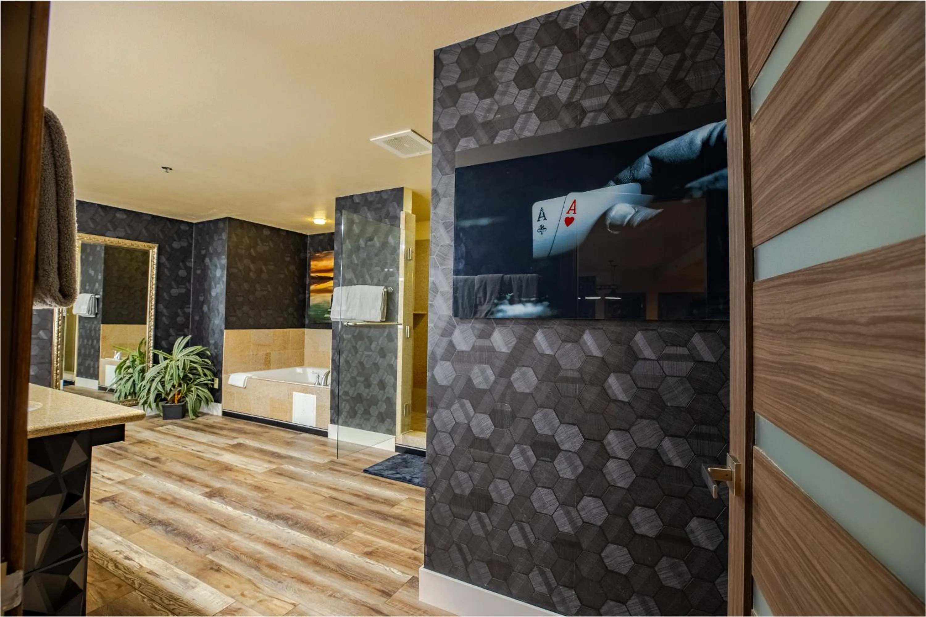 Bathroom in 2100 SqFt Penthouse Suite W/ Strip Views! POOL GYM