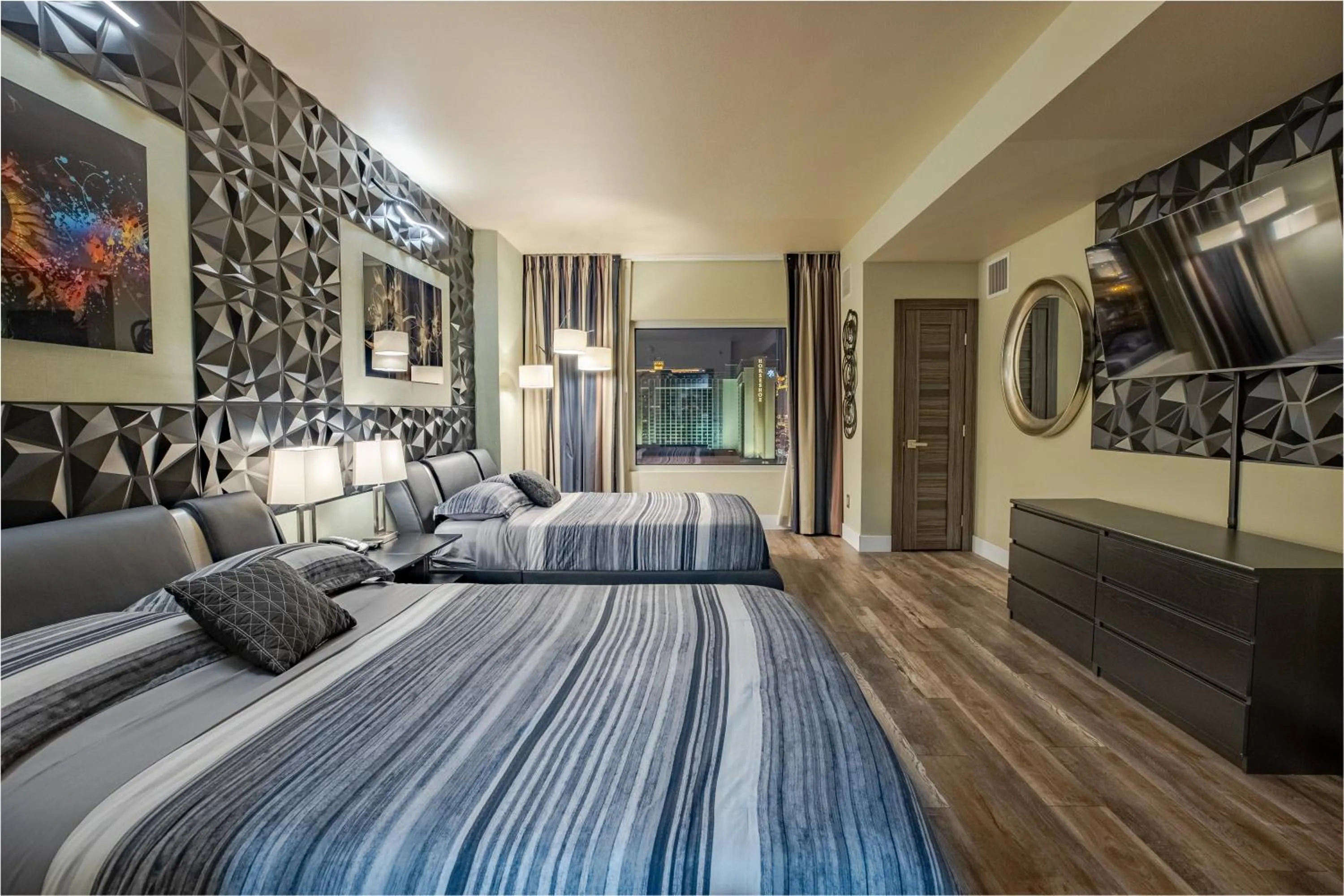 Communal lounge/ TV room, Bed in 2100 SqFt Penthouse Suite W/ Strip Views! POOL GYM