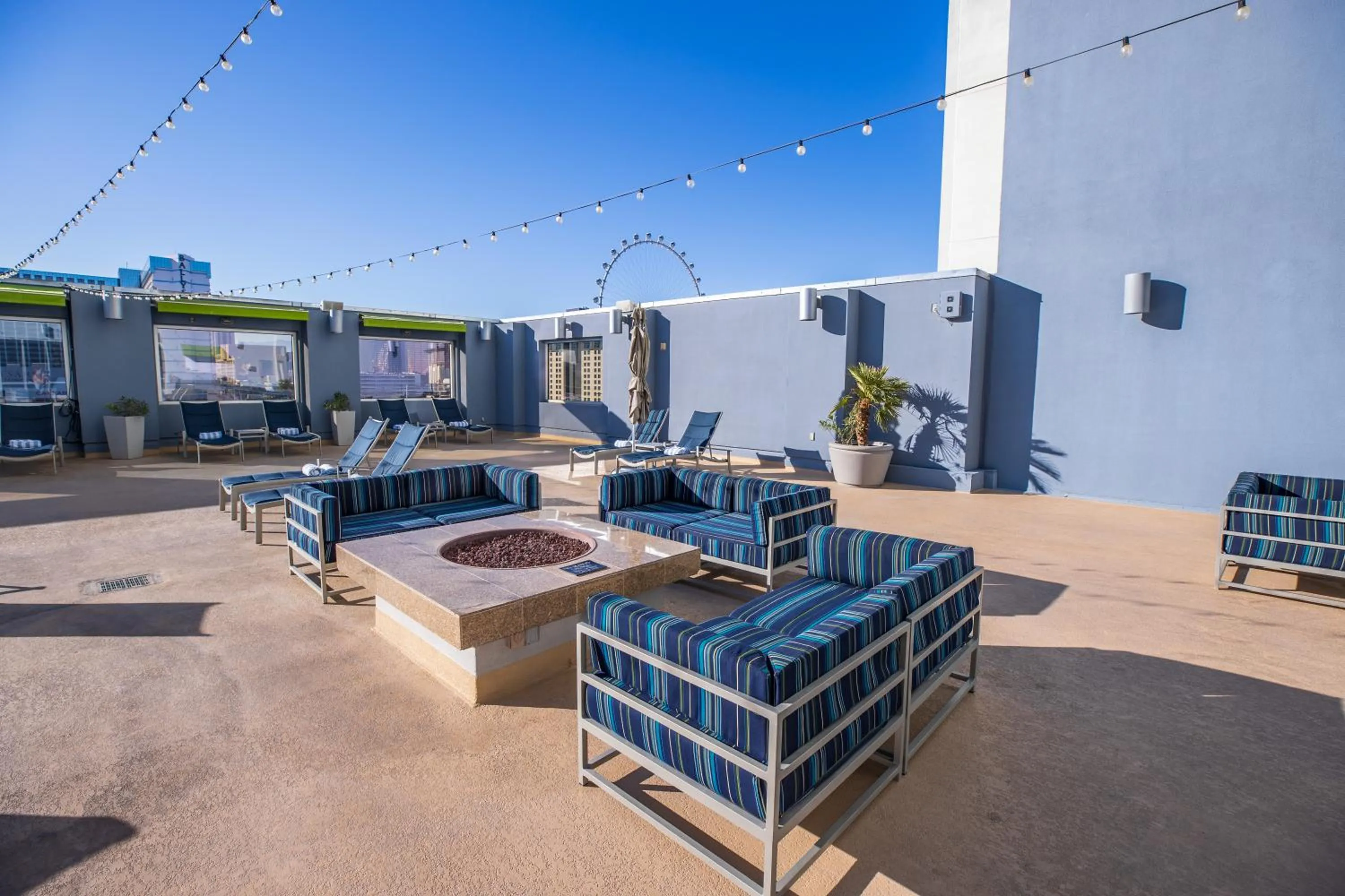 Patio in 2100 SqFt Penthouse Suite W/ Strip Views! POOL GYM