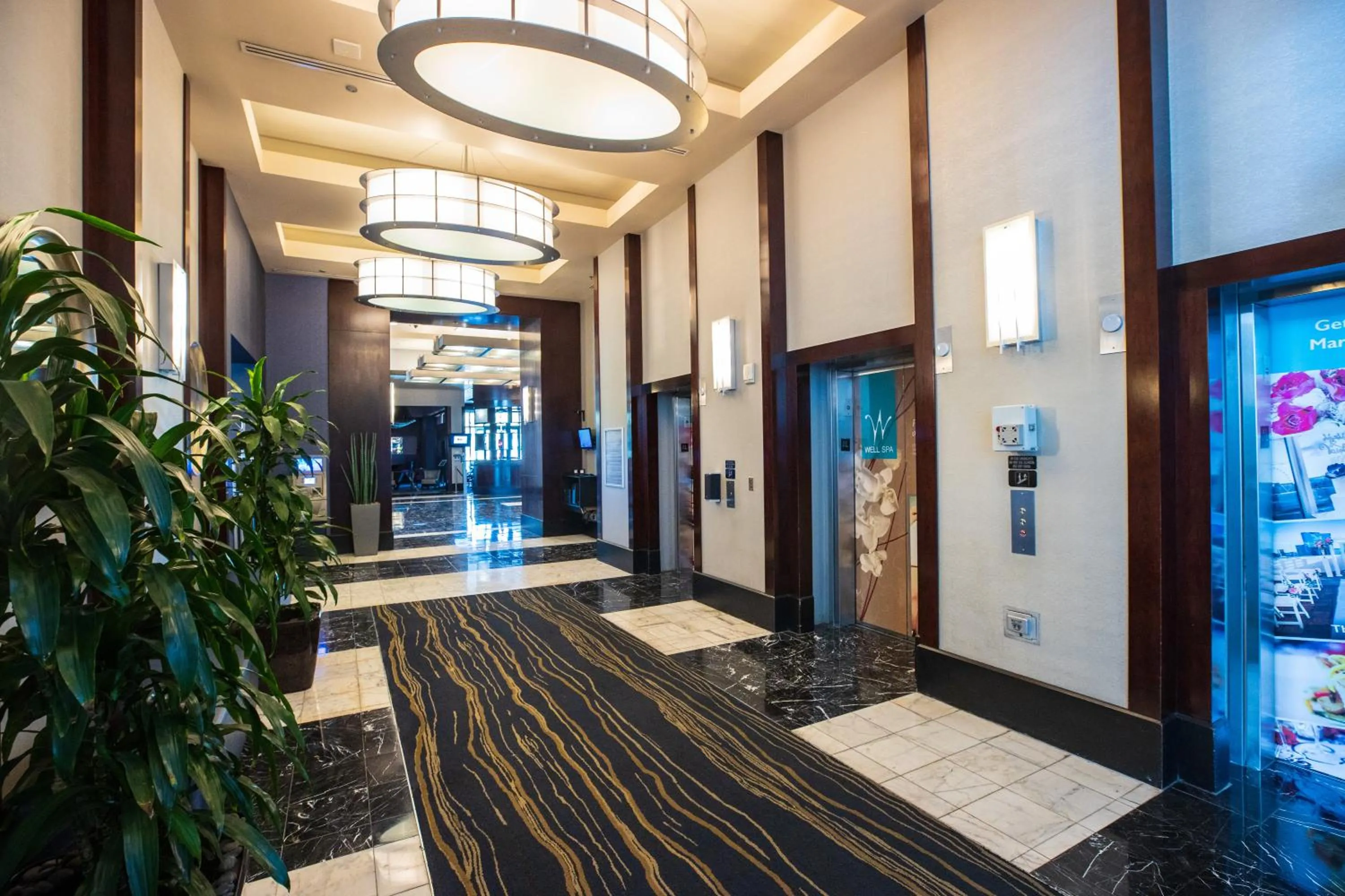 2100 SqFt Penthouse Suite W/ Strip Views! POOL GYM