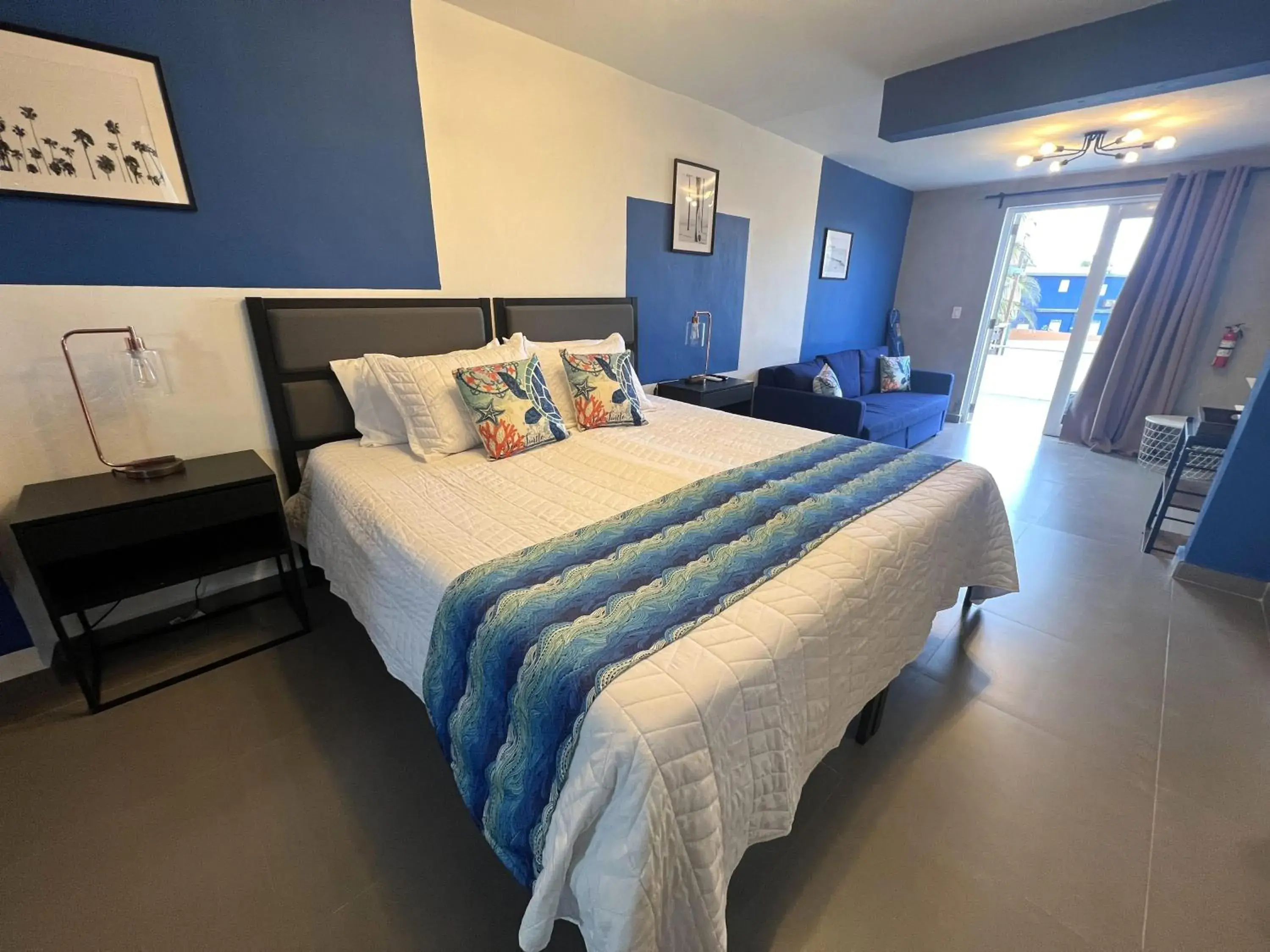 Bed in The Surfing Turtle Bed in The Surfing Turtle