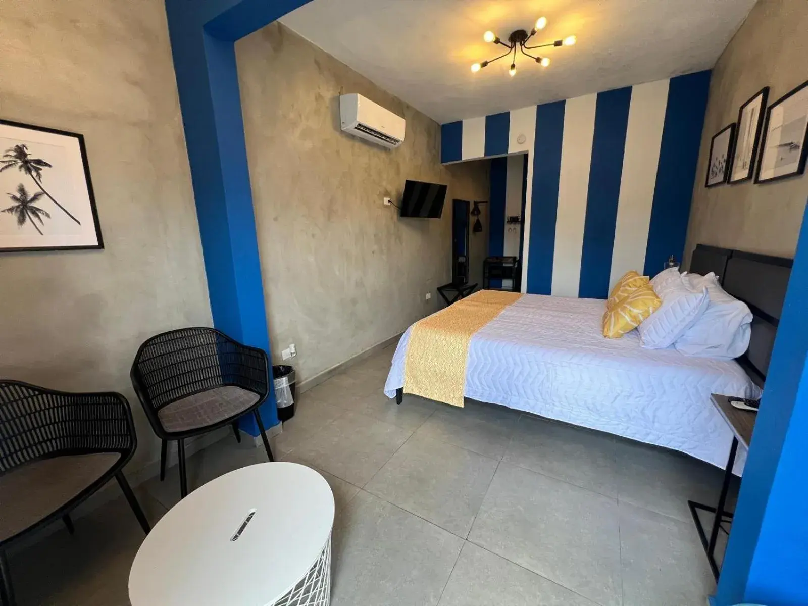 Bed in The Surfing Turtle Bed in The Surfing Turtle