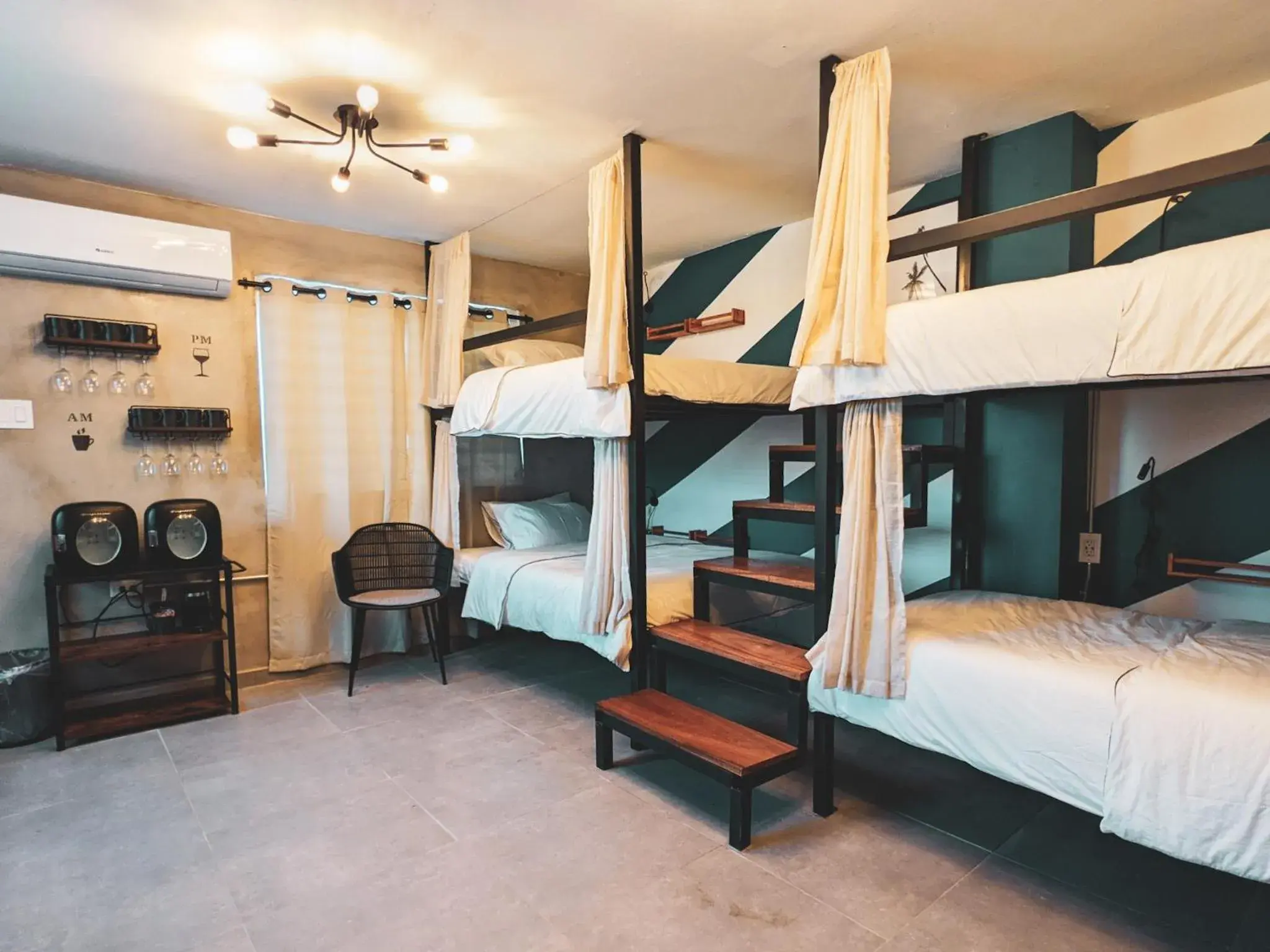 Bed in The Surfing Turtle Bed in The Surfing Turtle