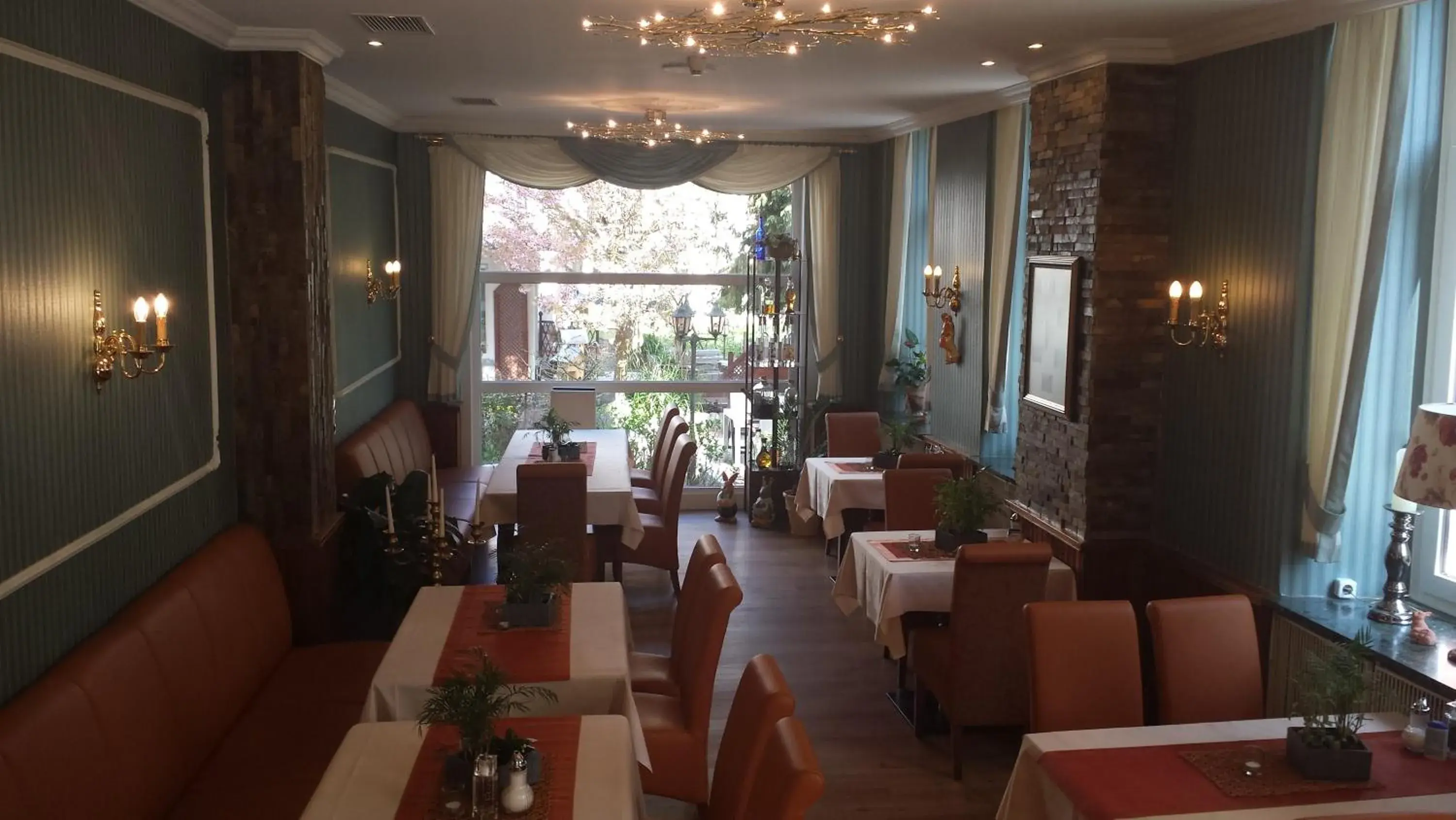 Restaurant/places to eat in Haus Hohenzollern & Haus 'Ambiente Restaurant/places to eat in Haus Hohenzollern & Haus 'Ambiente