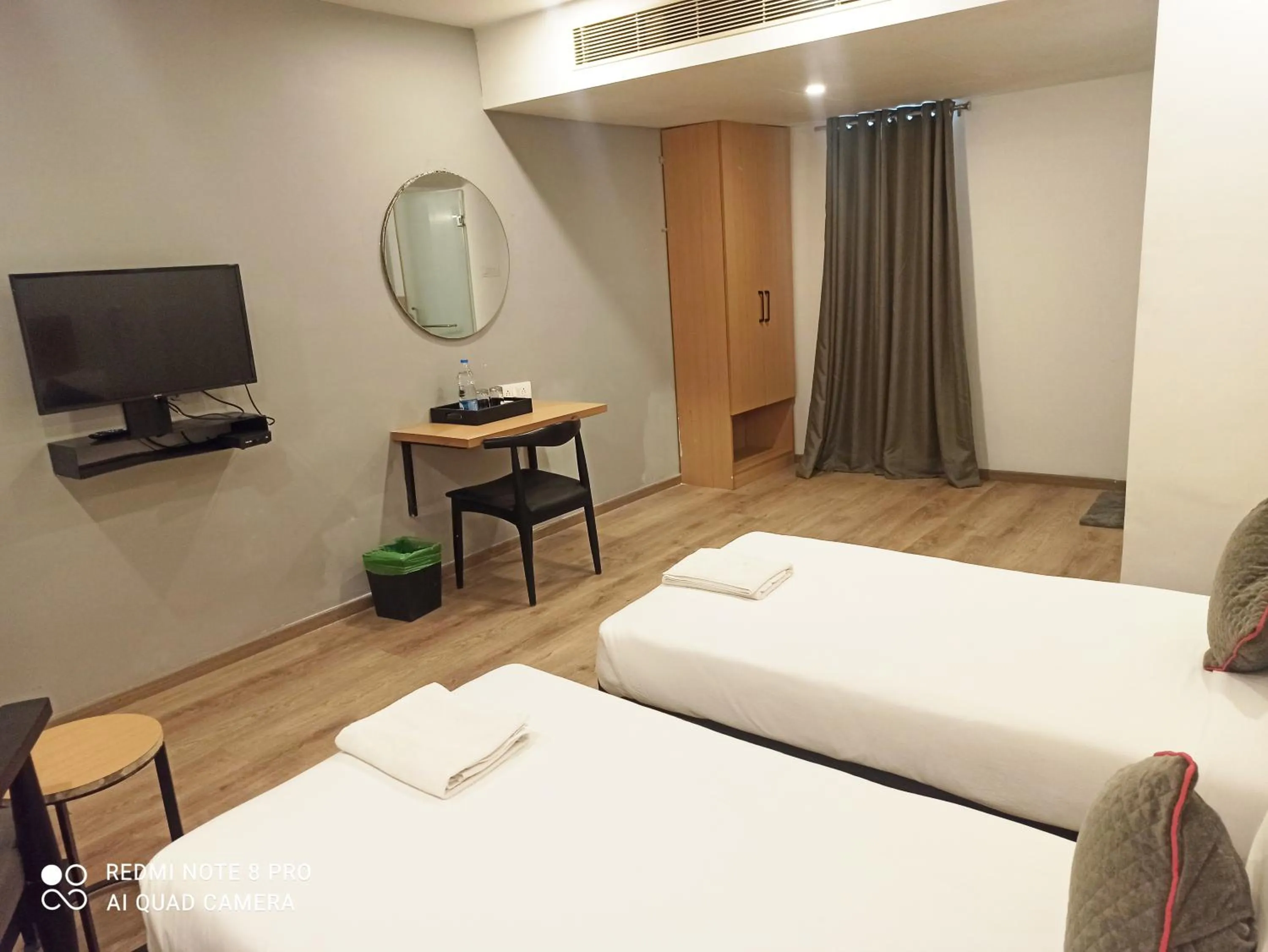 Photo of the whole room, Bed in Alana Townhouse