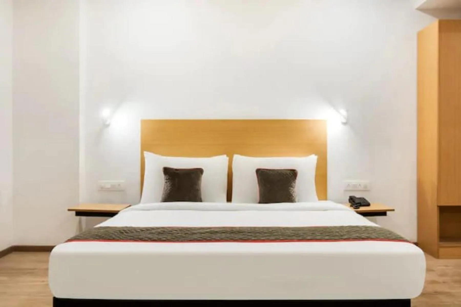 Bedroom, Bed in Alana Townhouse