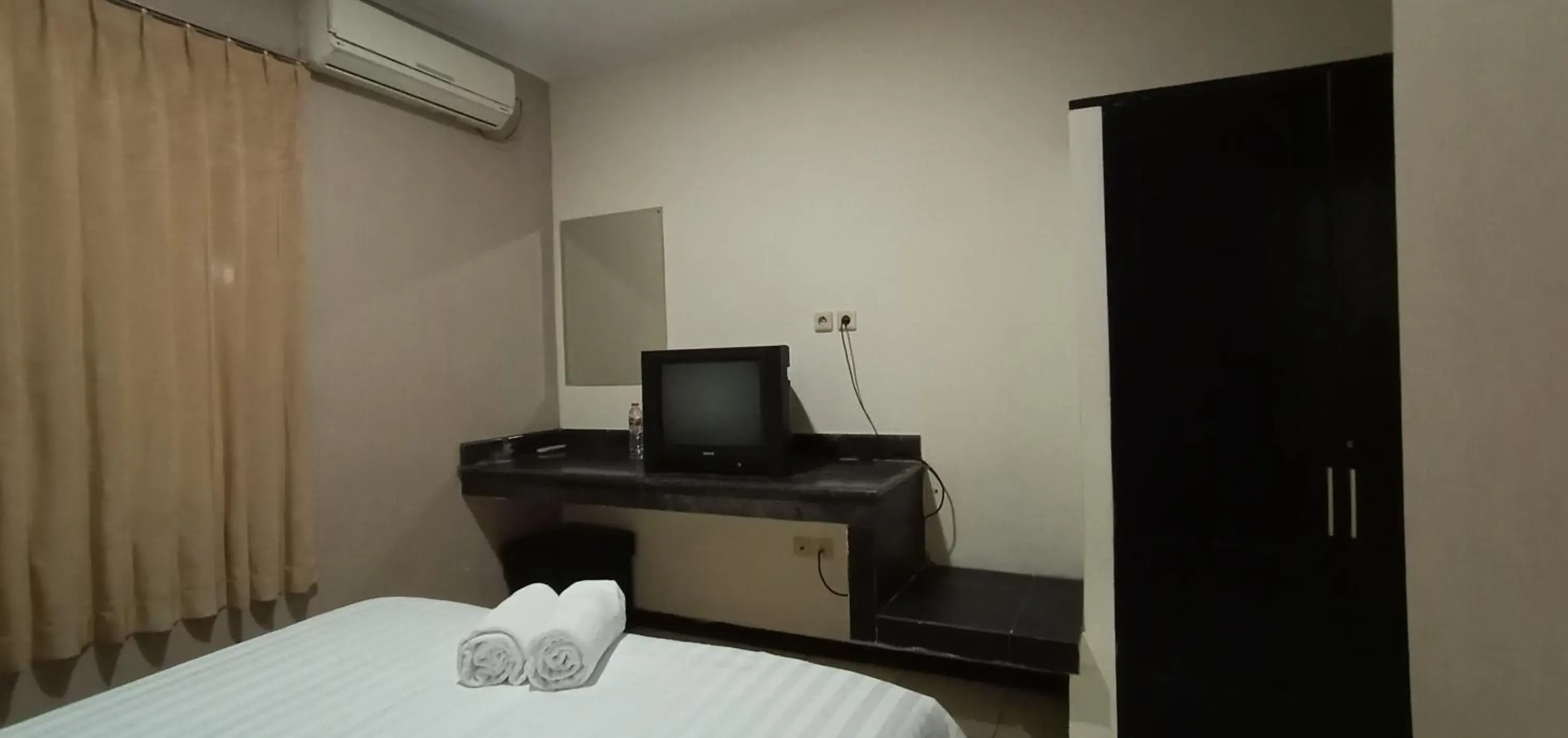 Deluxe Double or Twin Room - single occupancy in Votel Hotel Tulungagung Deluxe Double or Twin Room - single occupancy in Votel Hotel Tulungagung