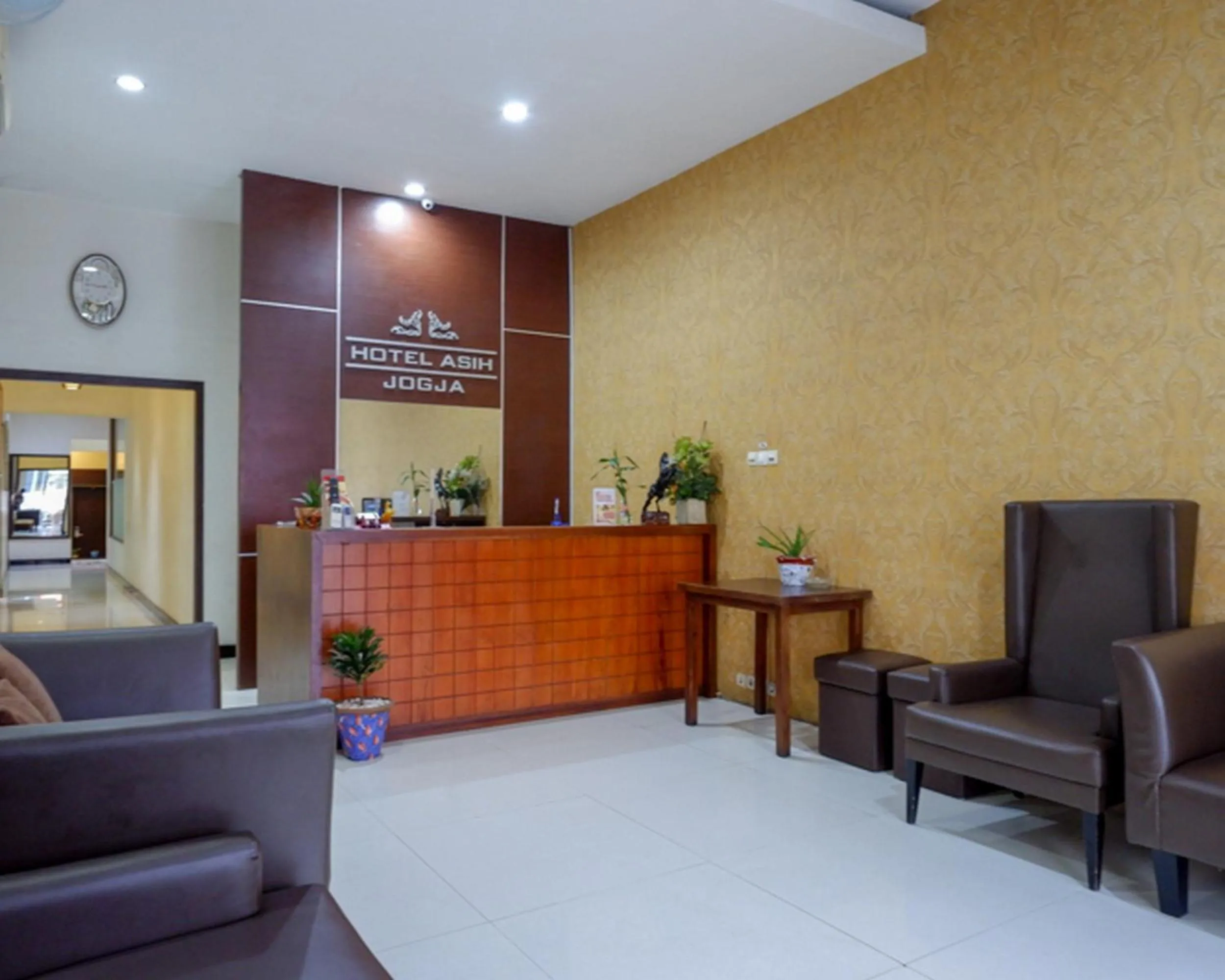 RedDoorz Plus @ Hotel Asih UNY